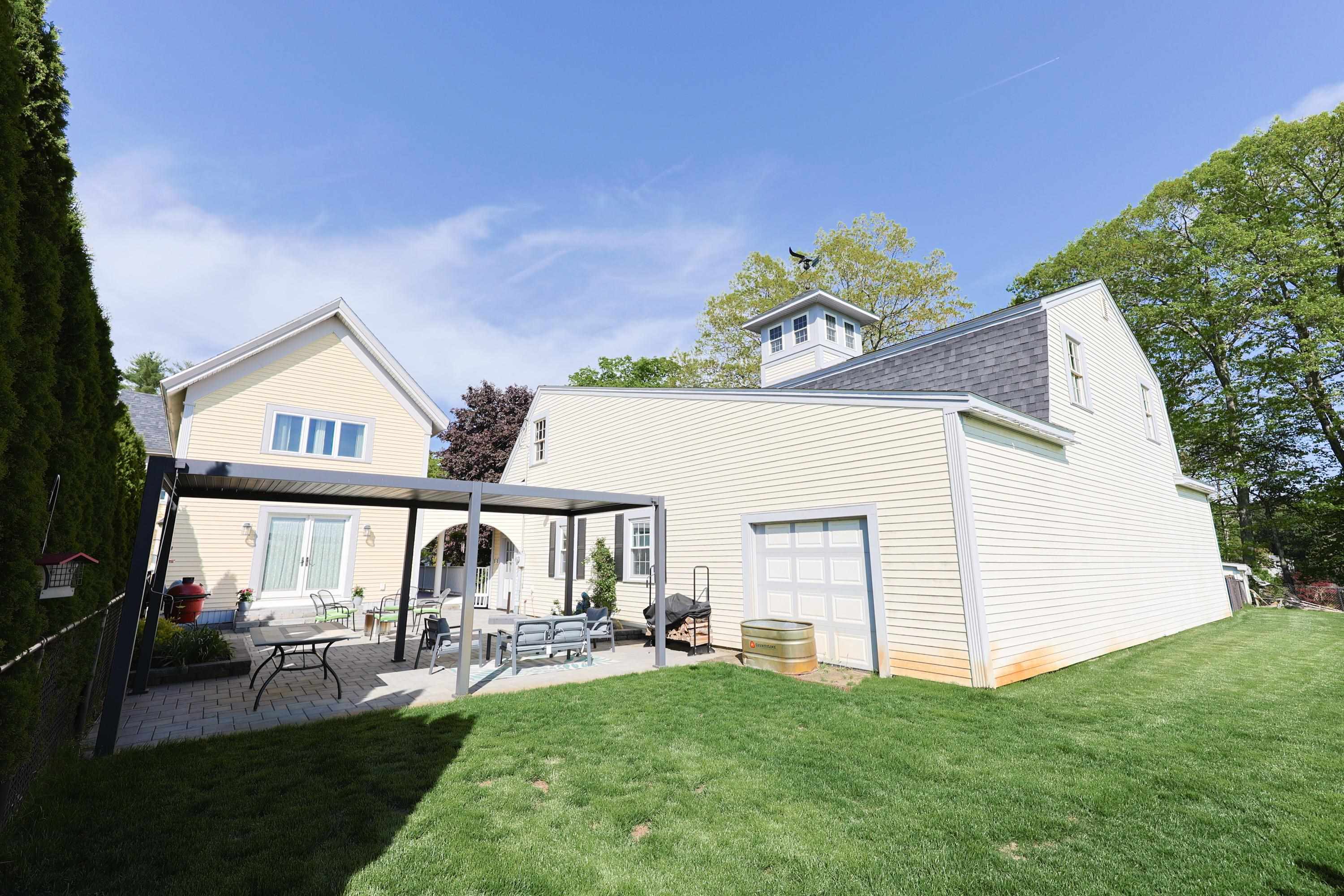 Plaistow, New Hampshire 03865, United States, 5 Bedrooms Bedrooms, ,5 BathroomsBathrooms,Residential,Active,130582