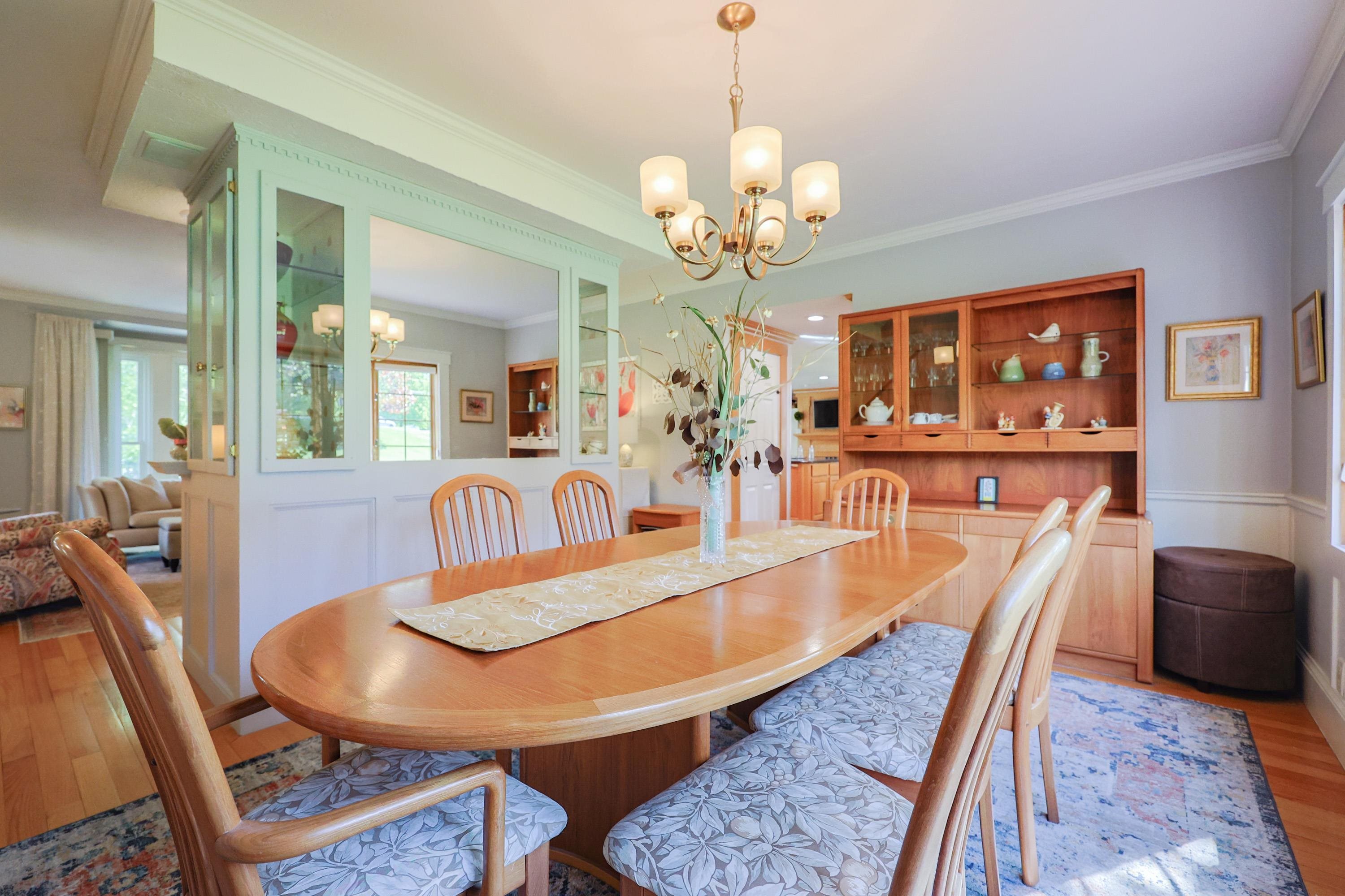 Plaistow, New Hampshire 03865, United States, 5 Bedrooms Bedrooms, ,5 BathroomsBathrooms,Residential,Active,130582