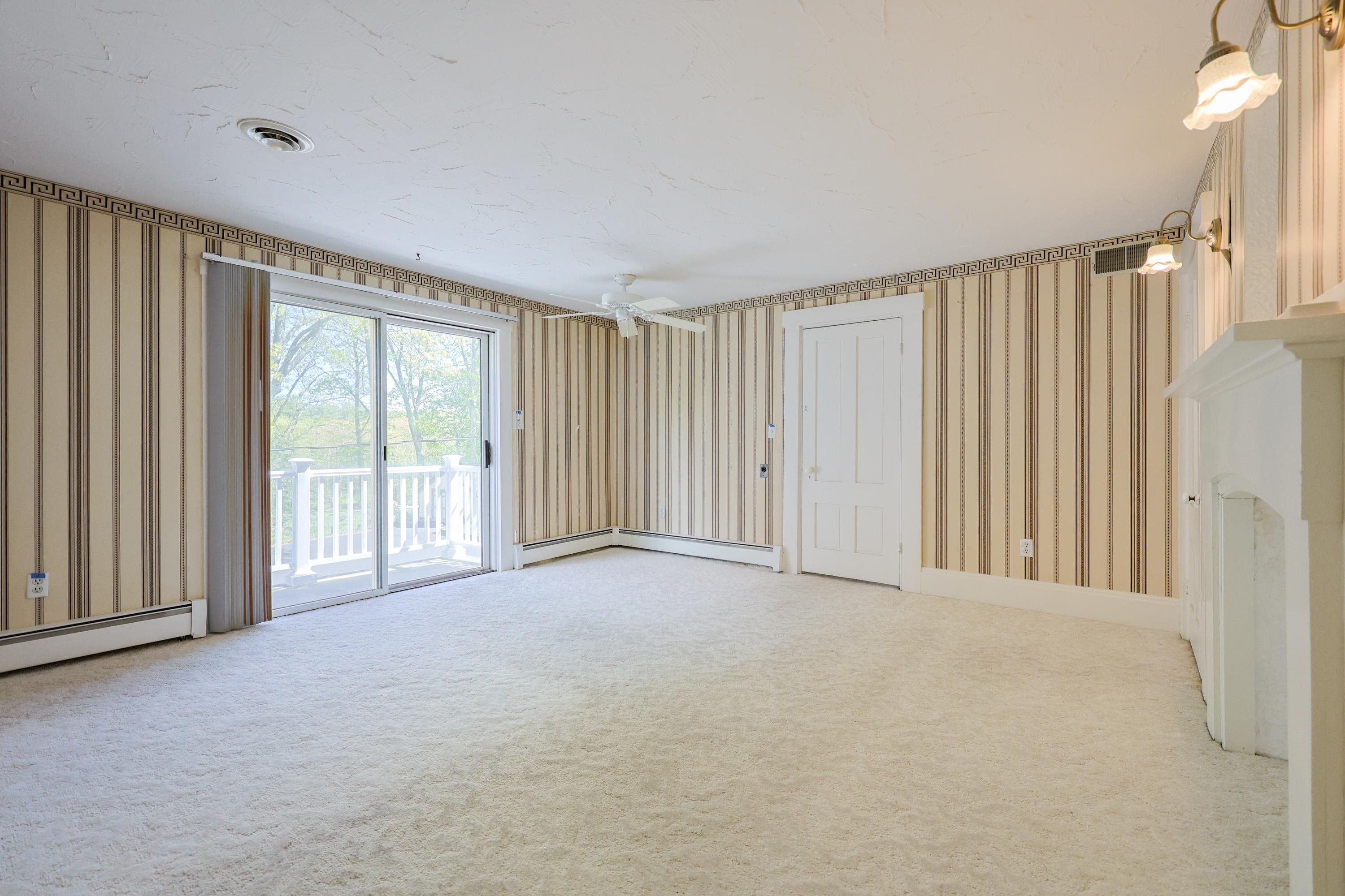 Plaistow, New Hampshire 03865, United States, 5 Bedrooms Bedrooms, ,5 BathroomsBathrooms,Residential,Active,130582