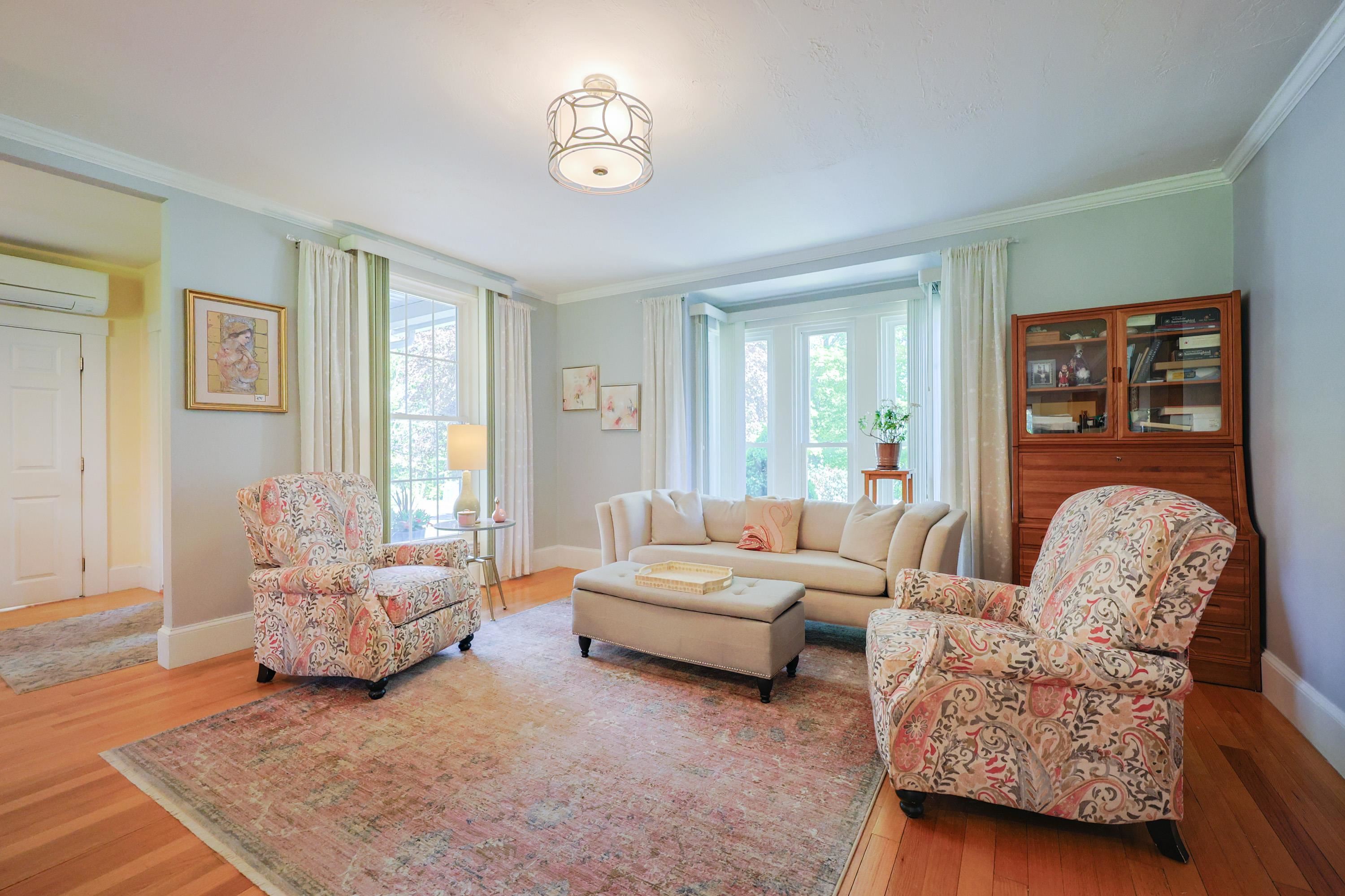 Plaistow, New Hampshire 03865, United States, 5 Bedrooms Bedrooms, ,5 BathroomsBathrooms,Residential,Active,130582