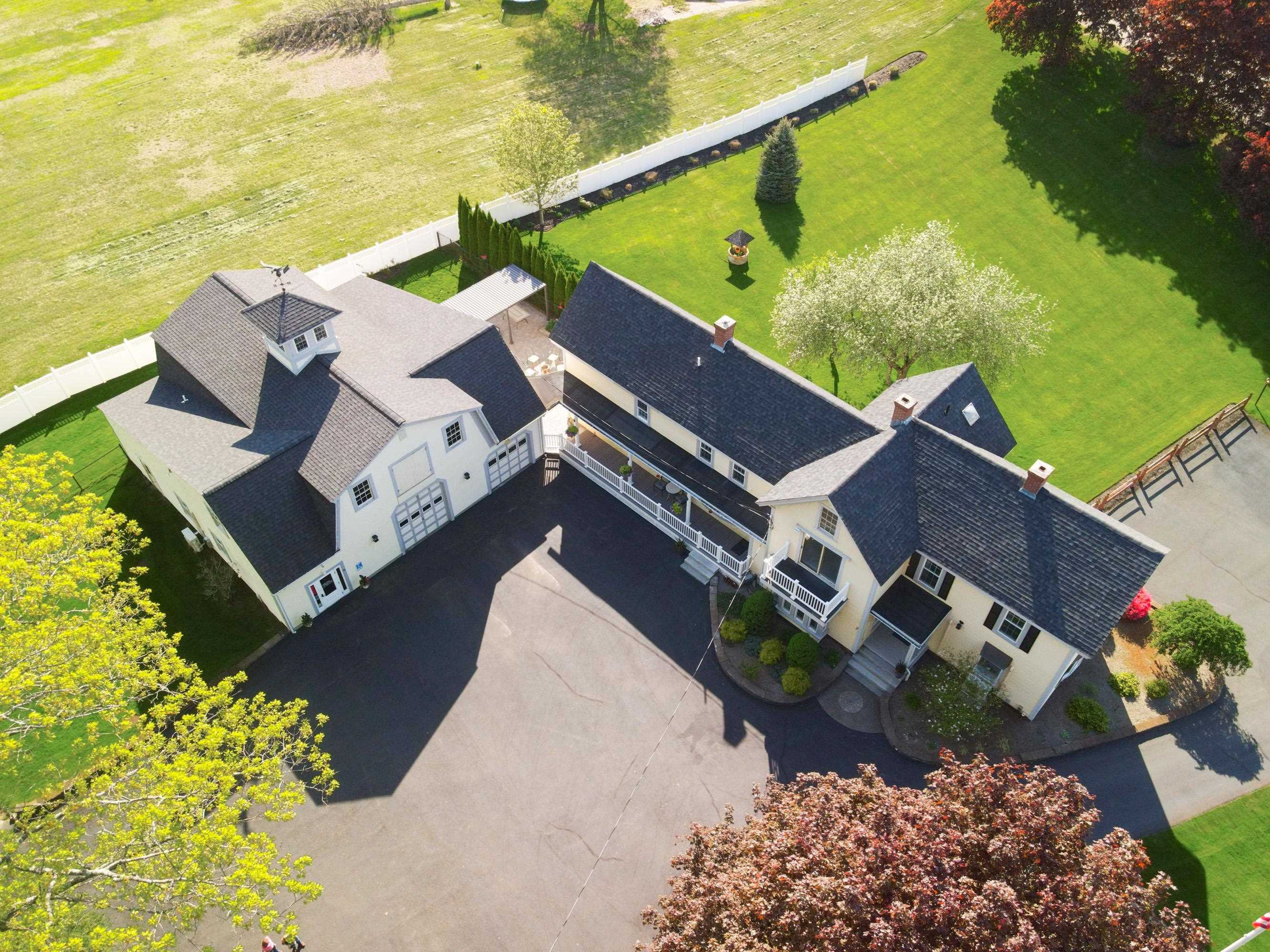 Plaistow, New Hampshire 03865, United States, 5 Bedrooms Bedrooms, ,5 BathroomsBathrooms,Residential,Active,130582