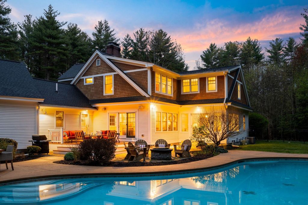 Photo of 15 Wiggin Way, Stratham, NH 03885 (MLS # 5088153)