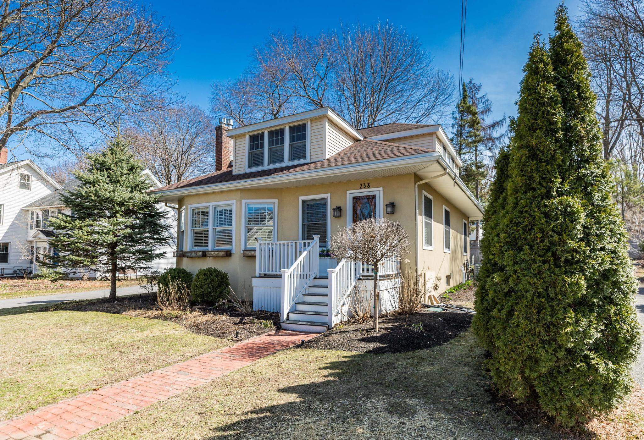238 Willard Avenue
