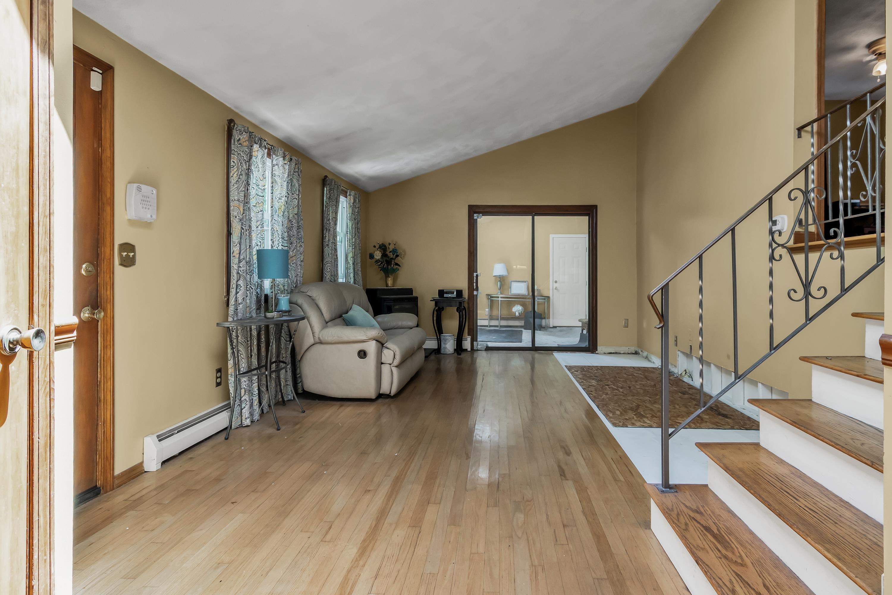 35 Royal Range Road