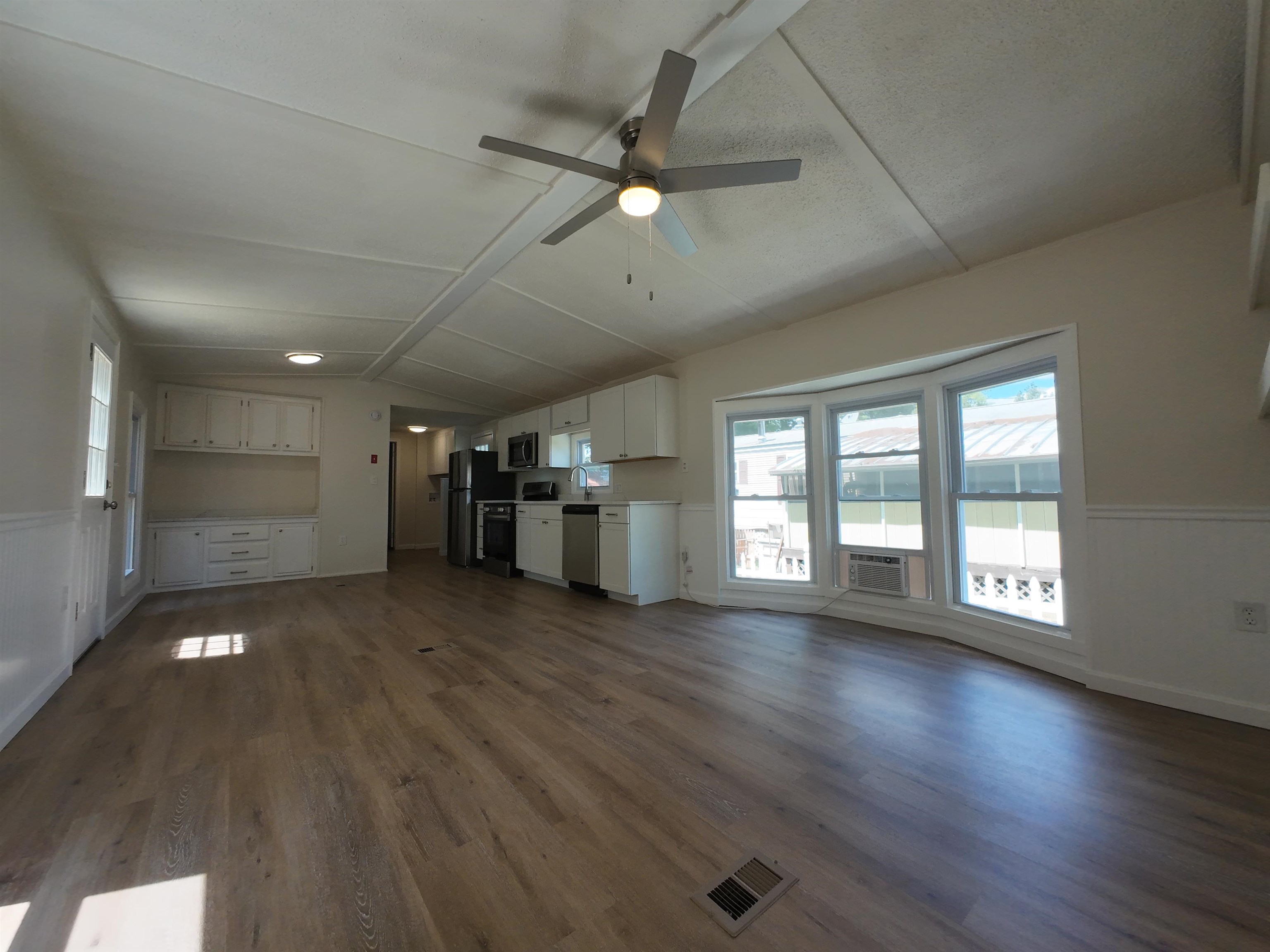 6 Sherwood Lane