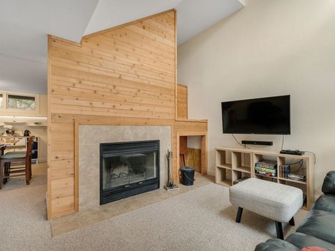 132 Grand Hollow Road 15 Warren VT 05674