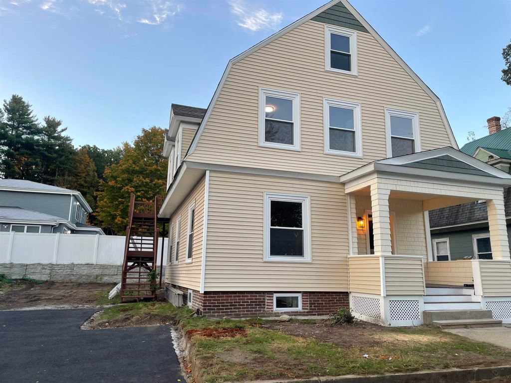 Photo of 118 W Hillcrest Avenue, Manchester, NH 03103 (MLS # 5065432)
