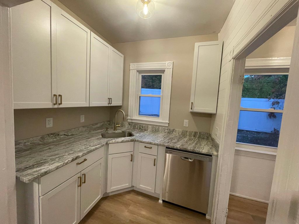 Photo of 118 W Hillcrest Avenue, Manchester, NH 03103 (MLS # 5065432)