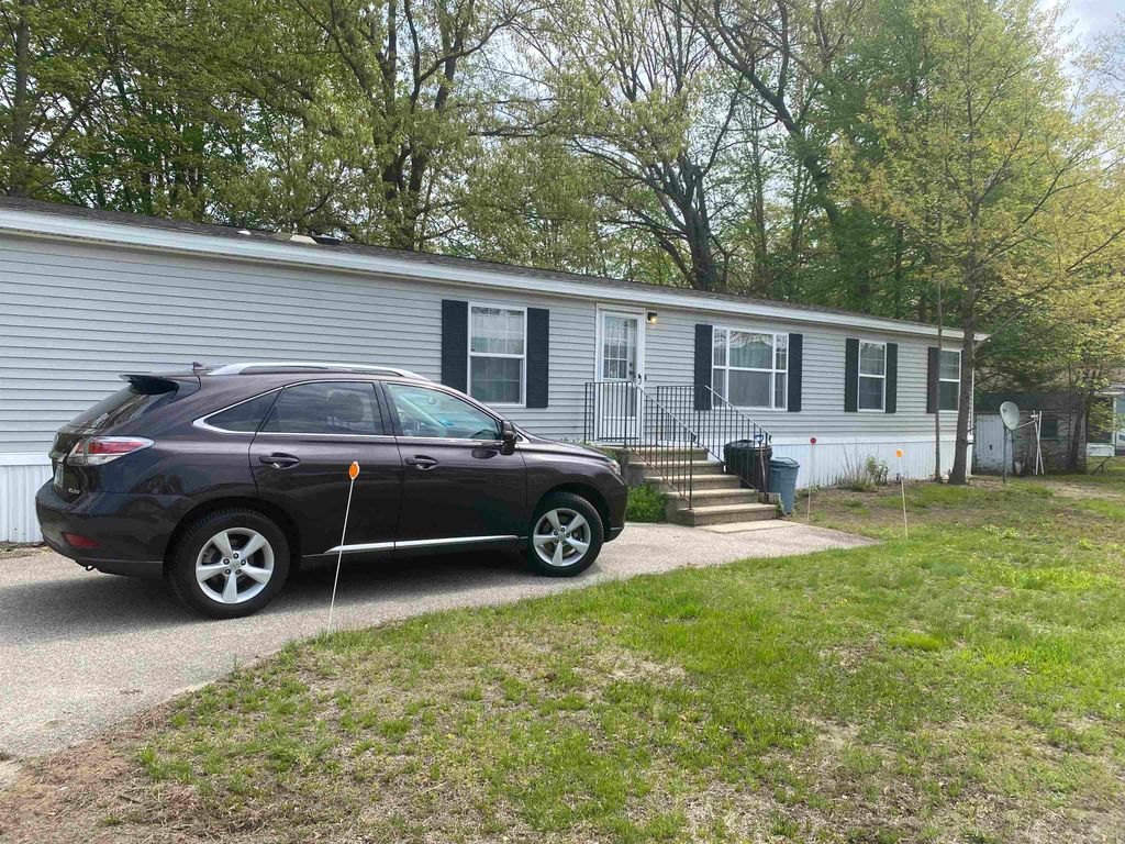 Photo of 30 Stacey Avenue, Seabrook, NH 03874 (MLS # 5089401)