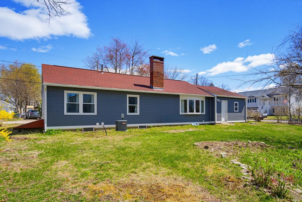 Photo of 42 Kenney Street, Manchester, NH 03103 (MLS # 5085833)
