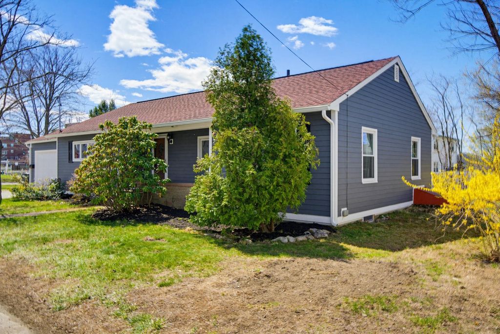 Photo of 42 Kenney Street, Manchester, NH 03103 (MLS # 5085833)