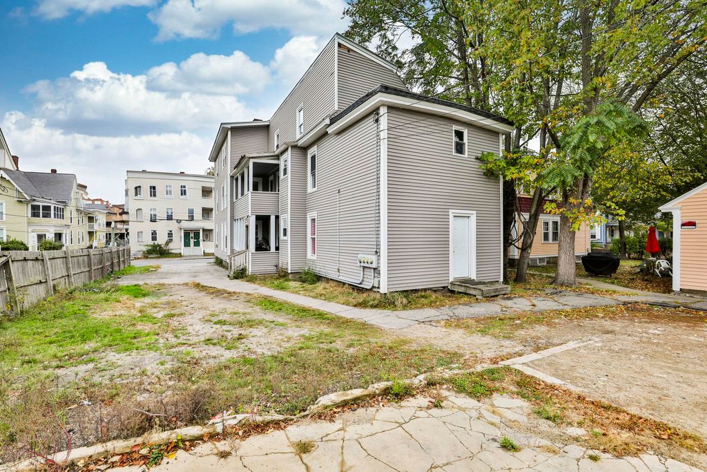 Photo of 313 Amherst Street, Manchester, NH 03104 (MLS # 5067889)