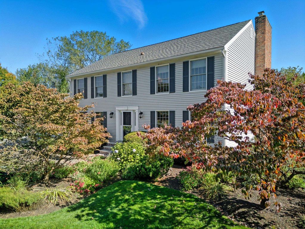 Photo of 7 Camelot Road, Windham, NH 03087 (MLS # 5064616)