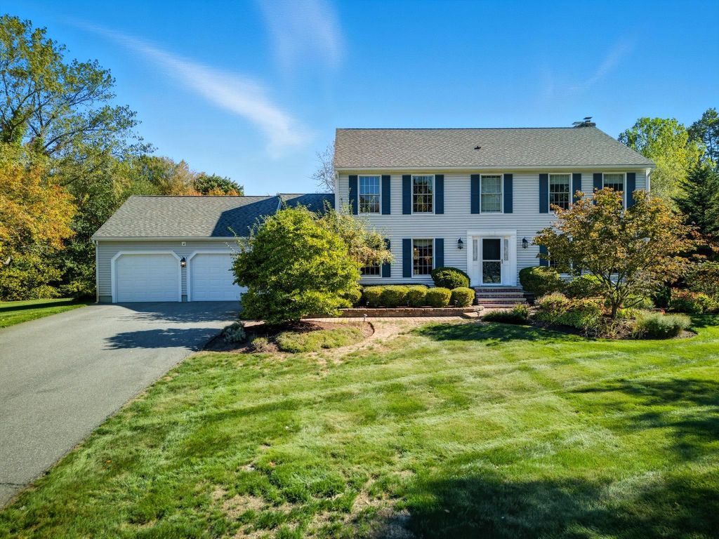 Photo of 7 Camelot Road, Windham, NH 03087 (MLS # 5064616)