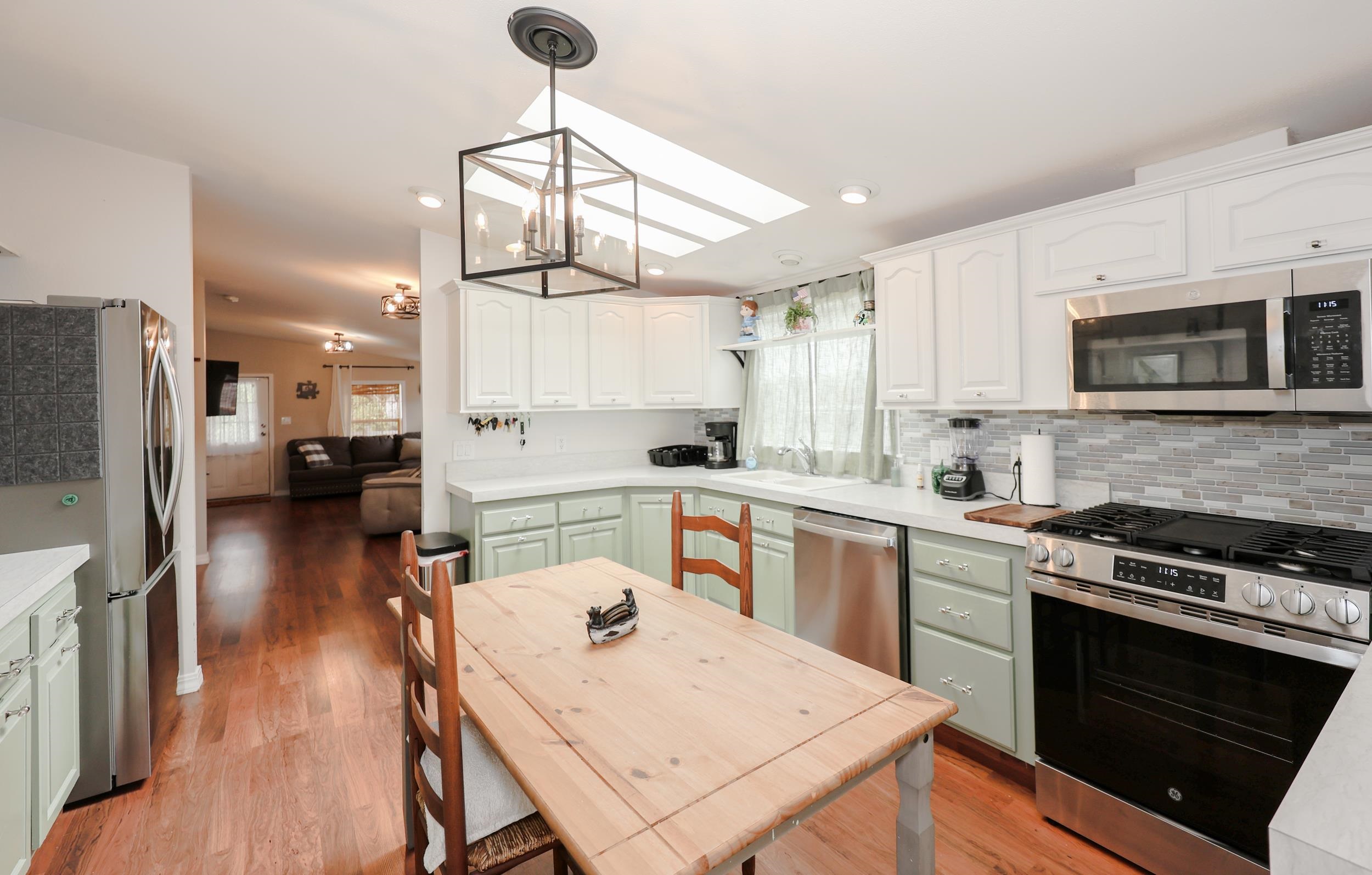 280 Ledgewood Way