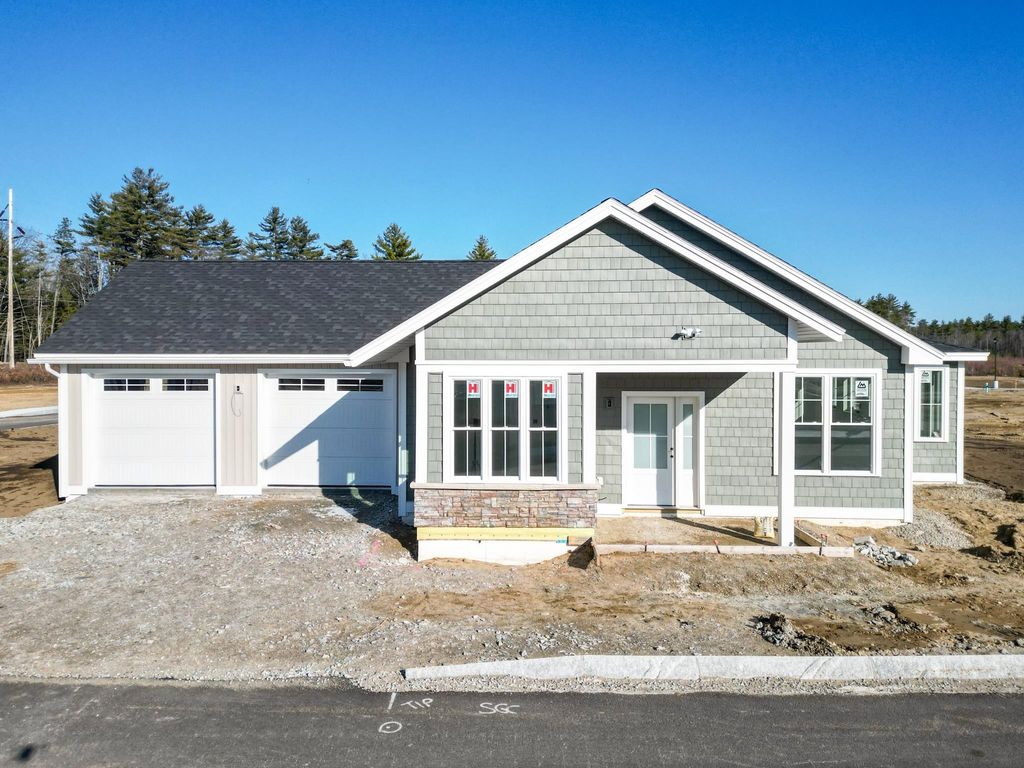 Photo of 52 Whispering Pines Place #17, Conway, NH 03860 (MLS # 5082608)