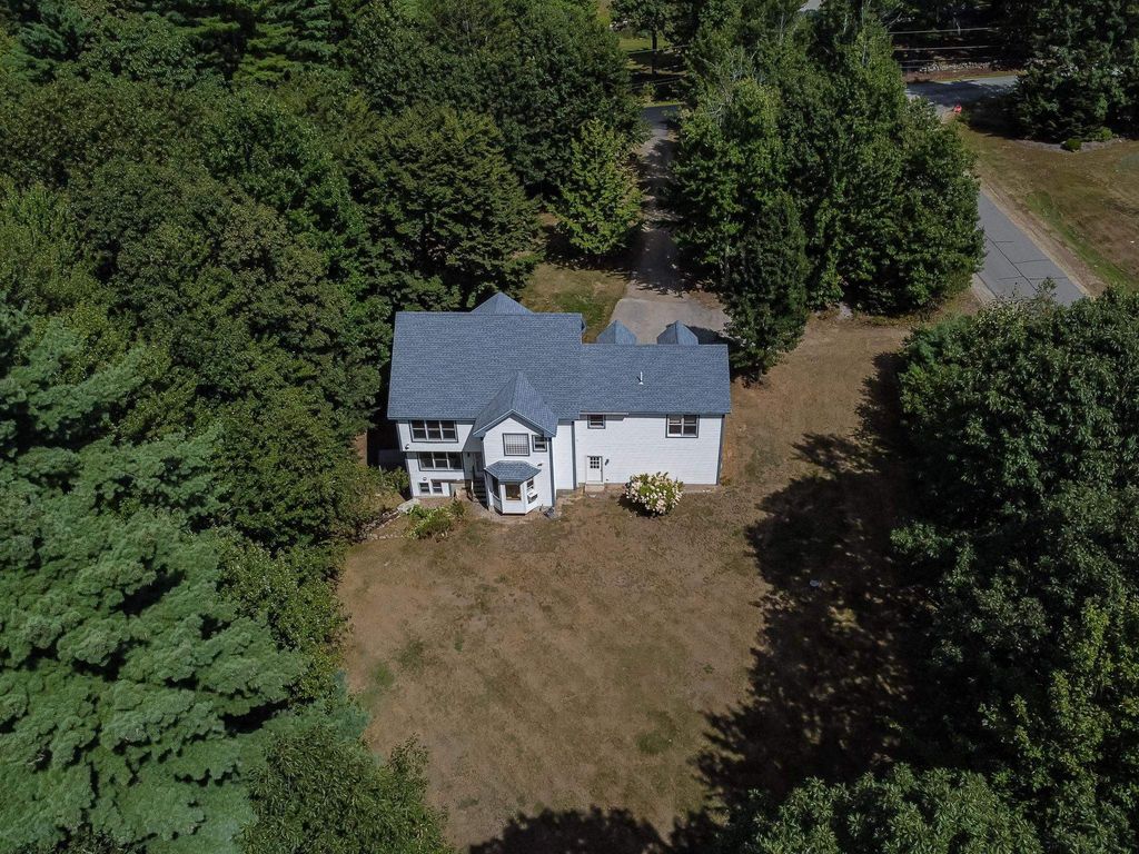 Photo of 762 Robinson Road, Pembroke, NH 03275 (MLS # 5058515)