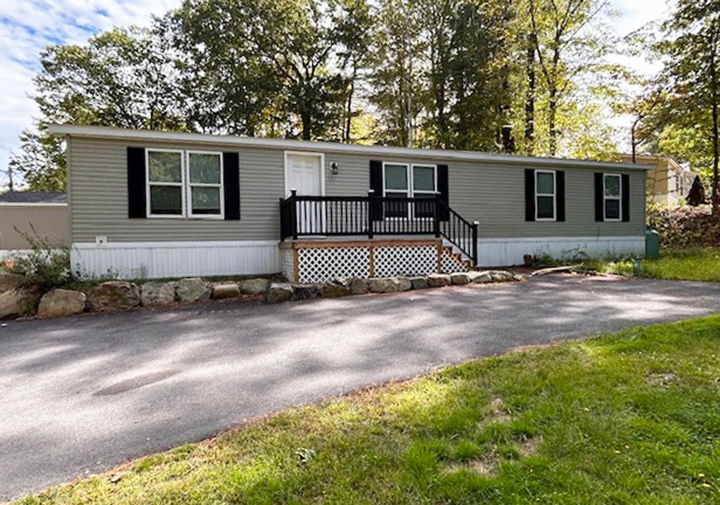 Photo of 23 Juniper Street, Exeter, NH 03833 (MLS # 5061879)