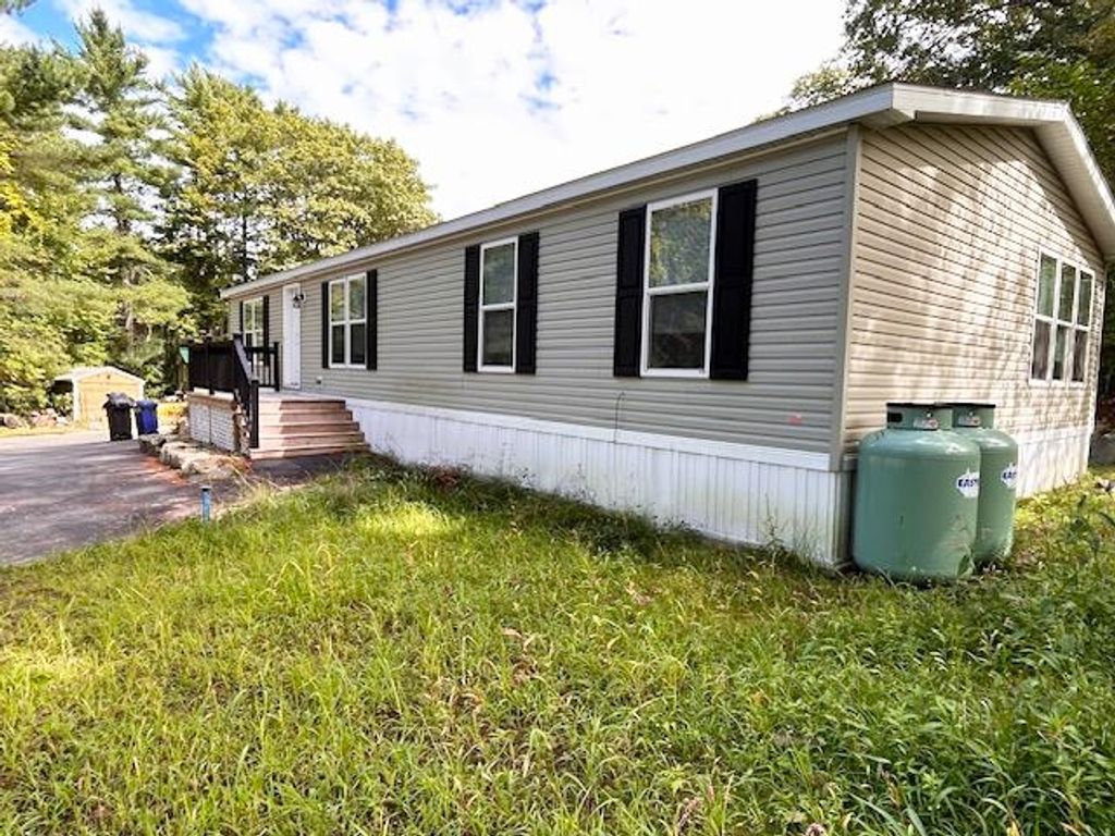 Photo of 23 Juniper Street, Exeter, NH 03833 (MLS # 5061879)