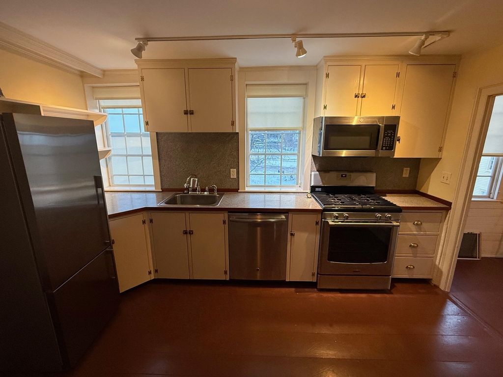 Photo of 72 Jefferson Street, Portsmouth, NH 03801 (MLS # 5073120)