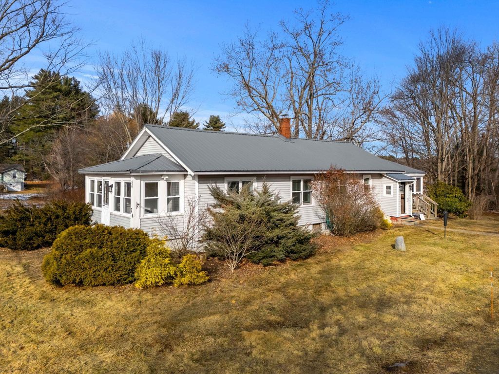 Photo of 74 College Road, Stratham, NH 03885 (MLS # 5073818)