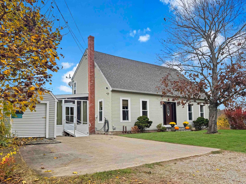 Photo of 19 Silver Hill Drive, Epsom, NH 03234 (MLS # 5067555)