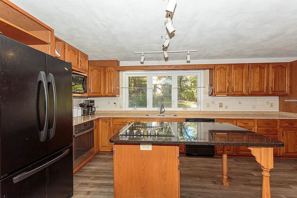 Photo of 14 Parrish Hill Drive, Nashua, NH 03063 (MLS # 5065049)
