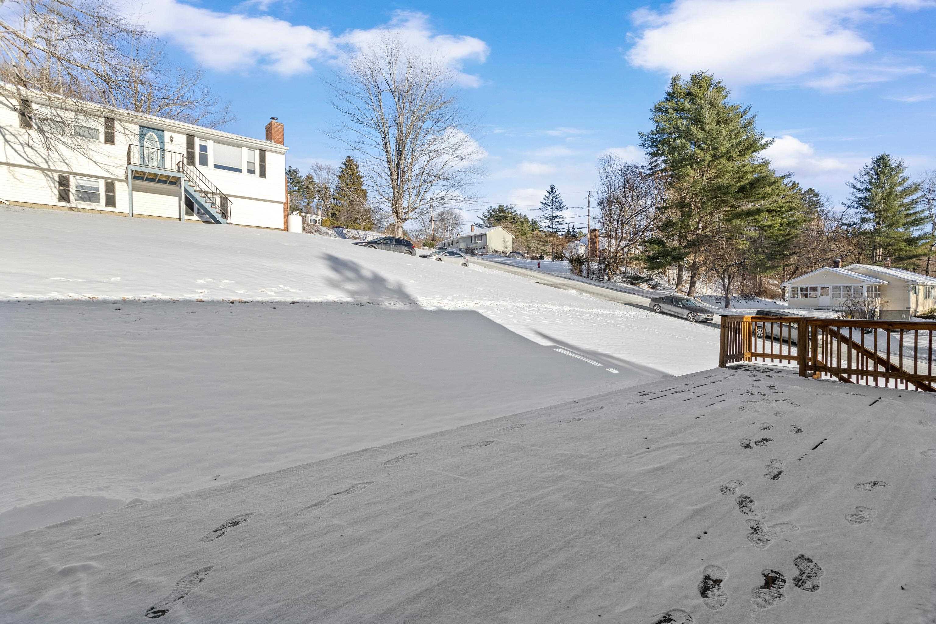 Lebanon, New Hampshire 03766, United States, 3 Bedrooms Bedrooms, ,2 BathroomsBathrooms,Residential,Active,253469