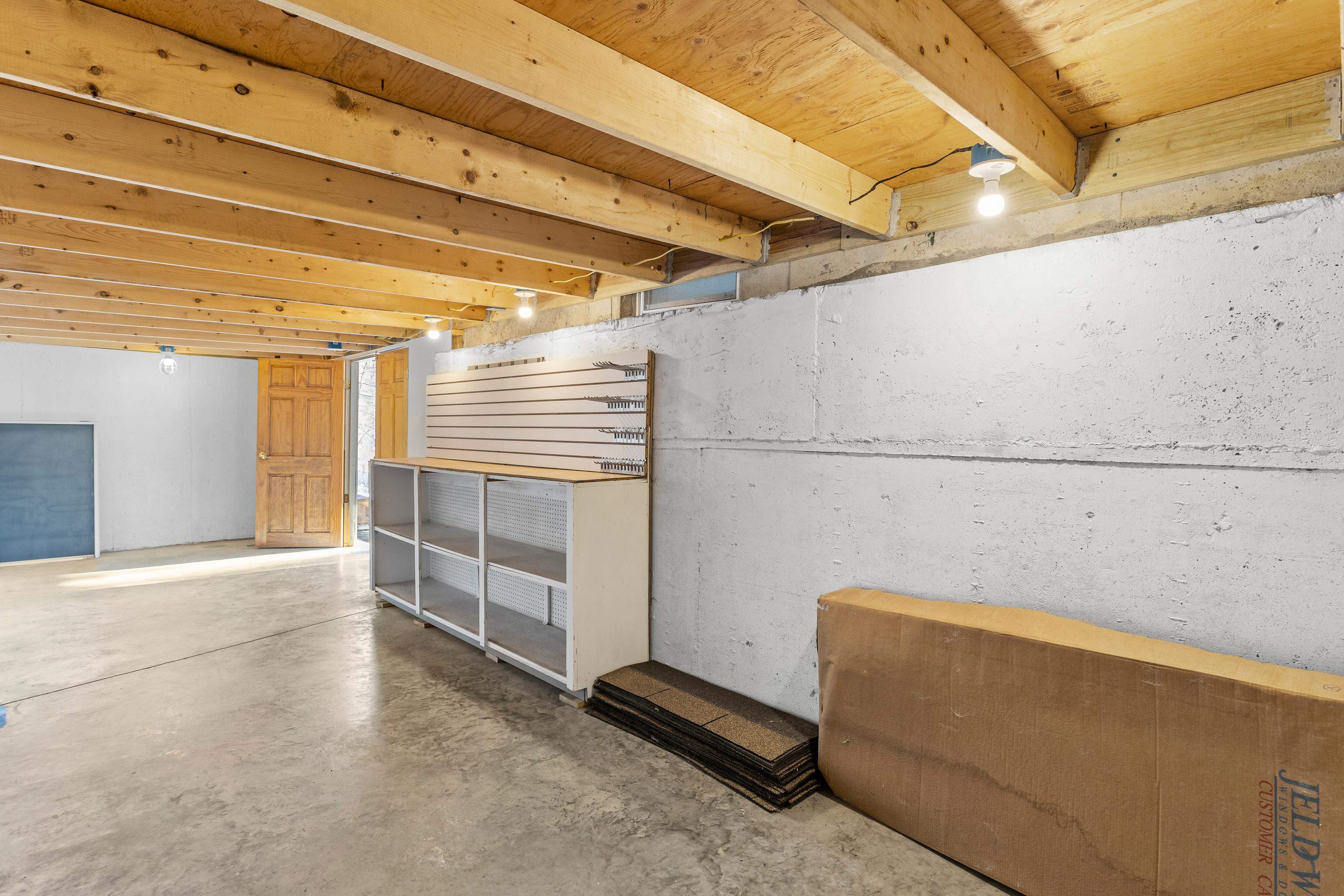 Lebanon, New Hampshire 03766, United States, 3 Bedrooms Bedrooms, ,2 BathroomsBathrooms,Residential,Active,253469