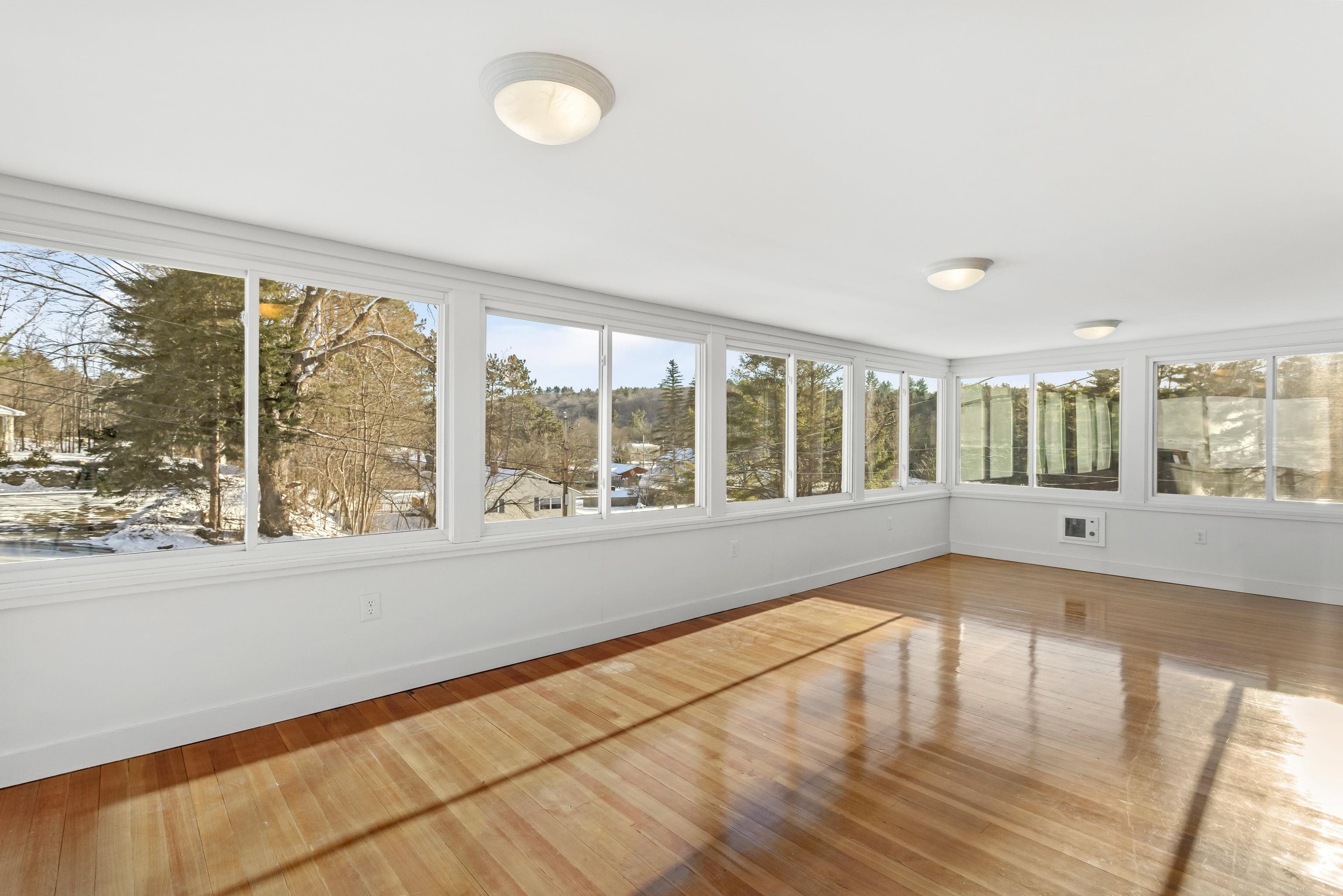 Lebanon, New Hampshire 03766, United States, 3 Bedrooms Bedrooms, ,2 BathroomsBathrooms,Residential,Active,253469