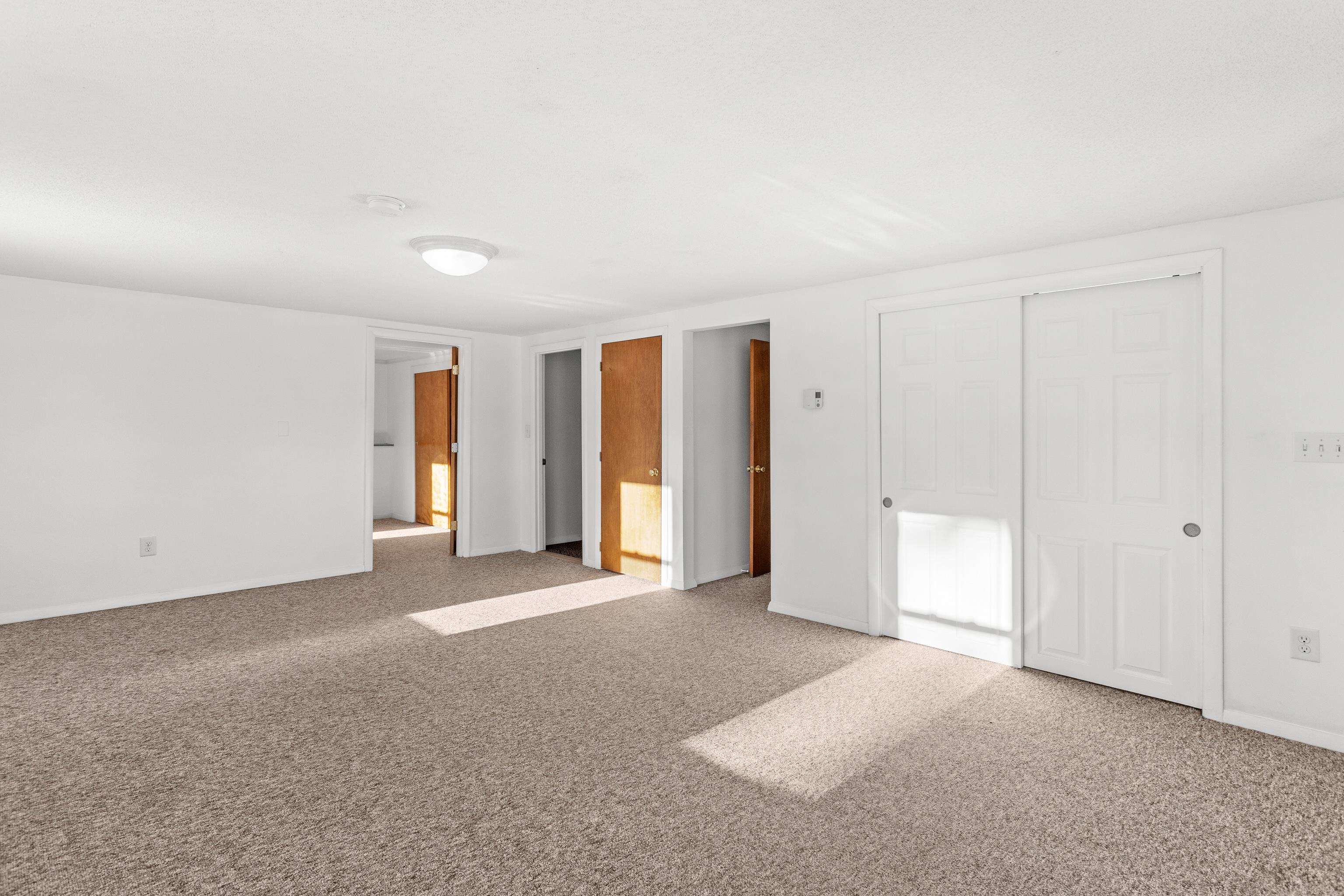 Lebanon, New Hampshire 03766, United States, 3 Bedrooms Bedrooms, ,2 BathroomsBathrooms,Residential,Active,253469