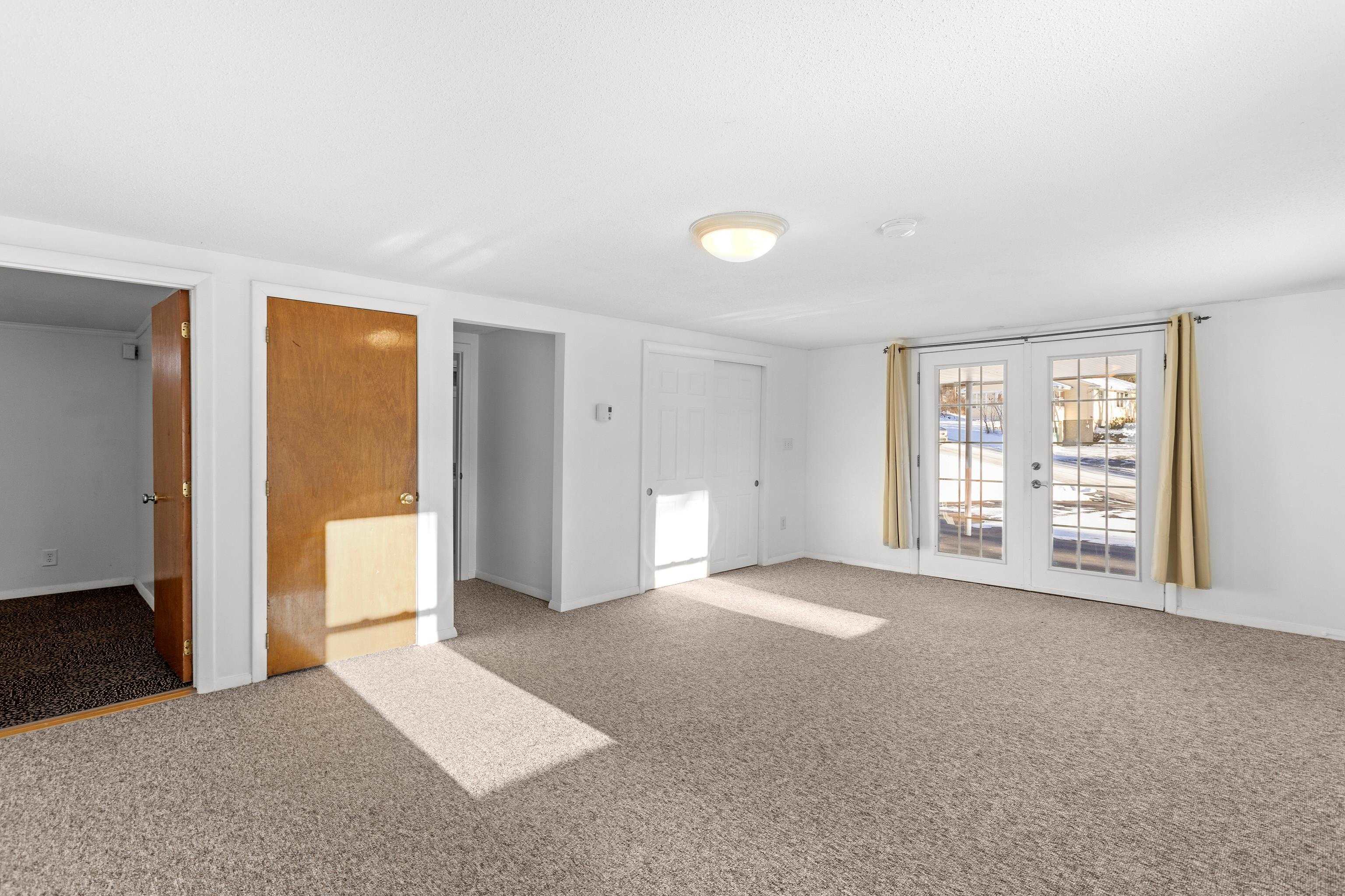 Lebanon, New Hampshire 03766, United States, 3 Bedrooms Bedrooms, ,2 BathroomsBathrooms,Residential,Active,253469