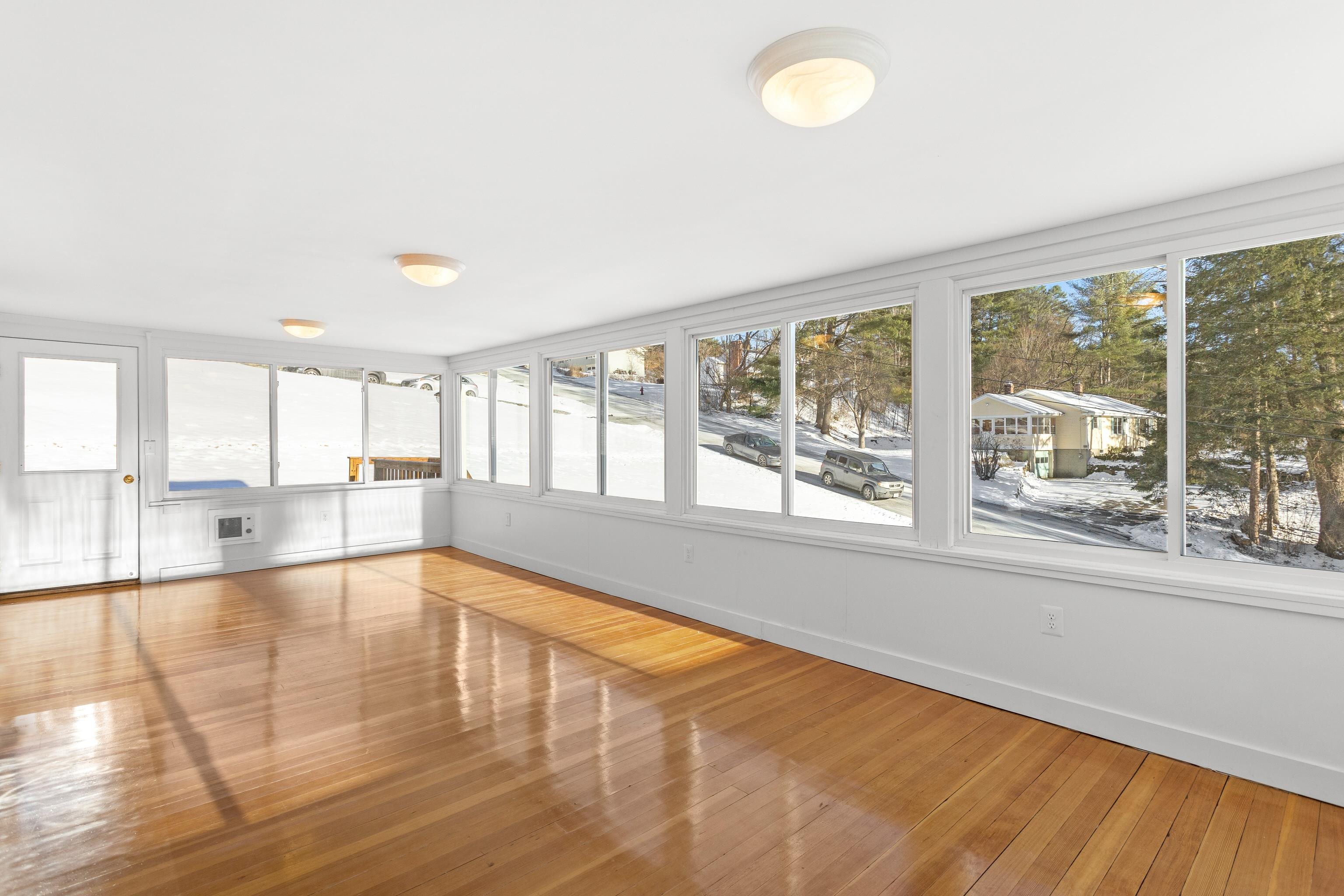 Lebanon, New Hampshire 03766, United States, 3 Bedrooms Bedrooms, ,2 BathroomsBathrooms,Residential,Active,253469