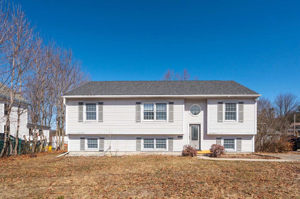 Photo of 31 Oak Street, Newport, NH 03773 (MLS # 5081621)