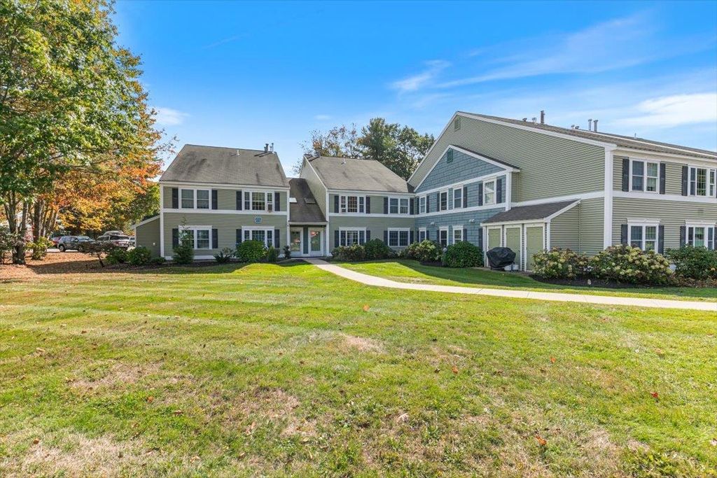 Photo of 504 Springbrook Circle, Portsmouth, NH 03801 (MLS # 5064966)