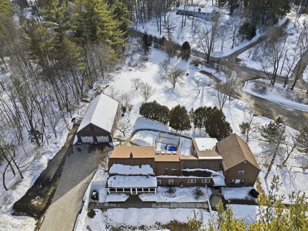 Photo of 25 Pepperell Road, Brookline, NH 03033 (MLS # 5077217)