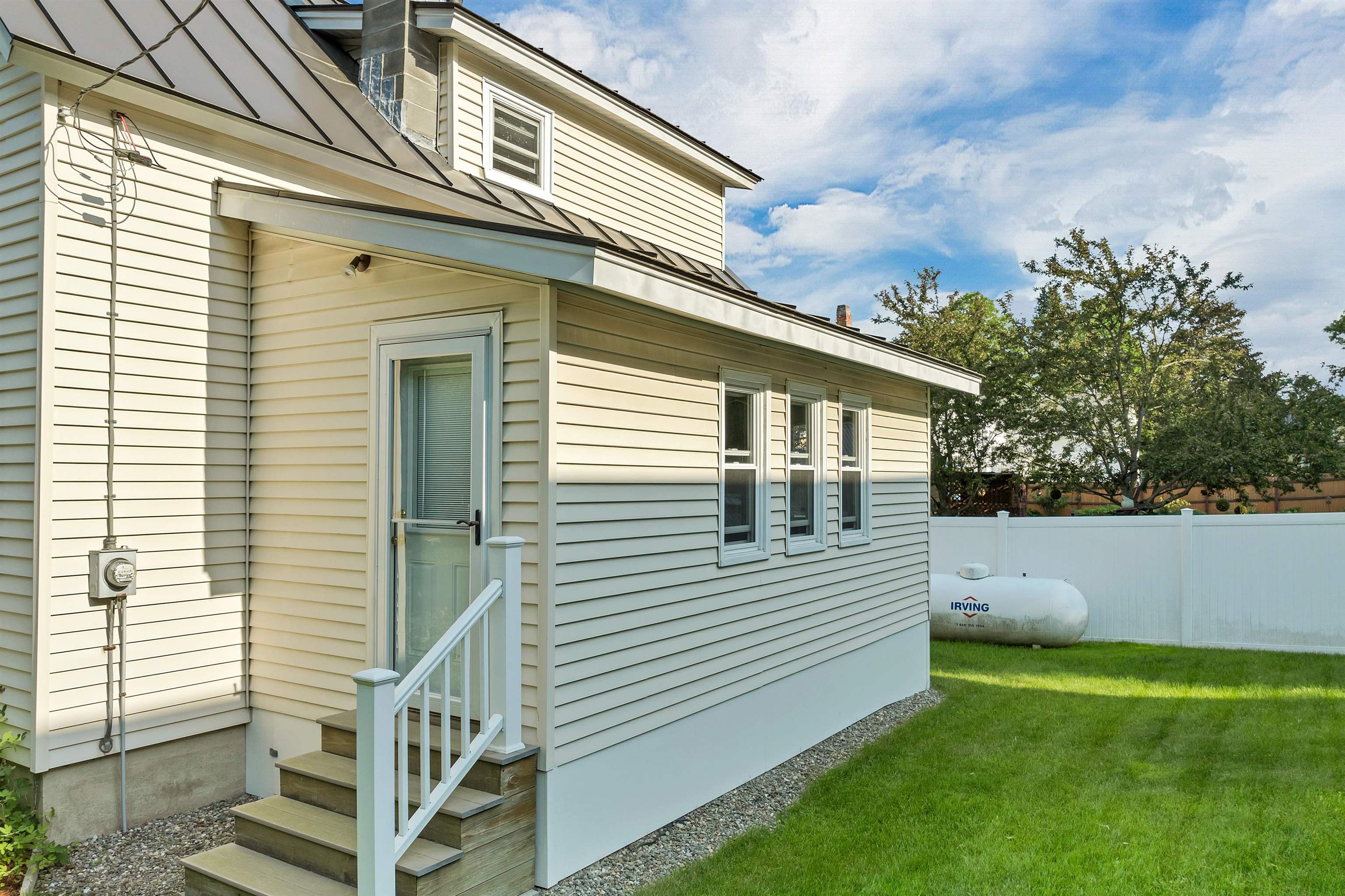 6 Davis Drive
