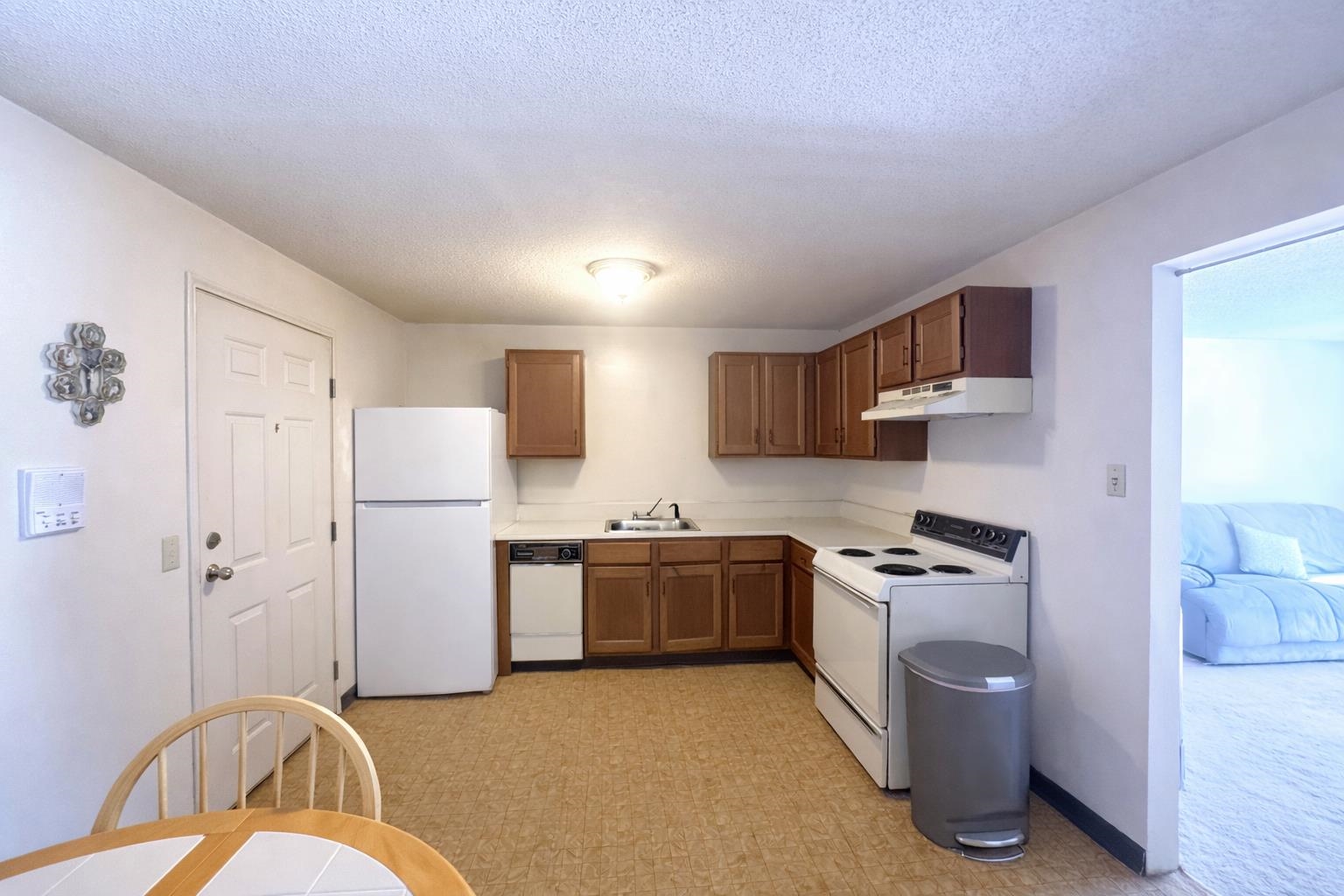 12 East Side Drive 11