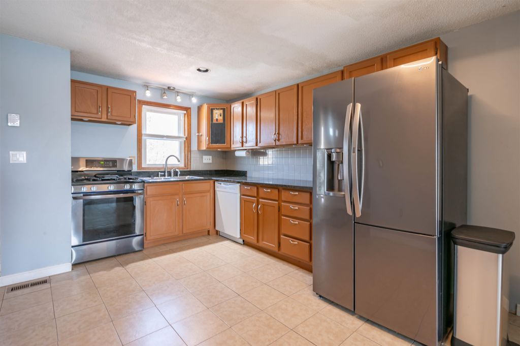 Photo of 6 Pleasant Street #A5, Hooksett, NH 03106 (MLS # 5086119)