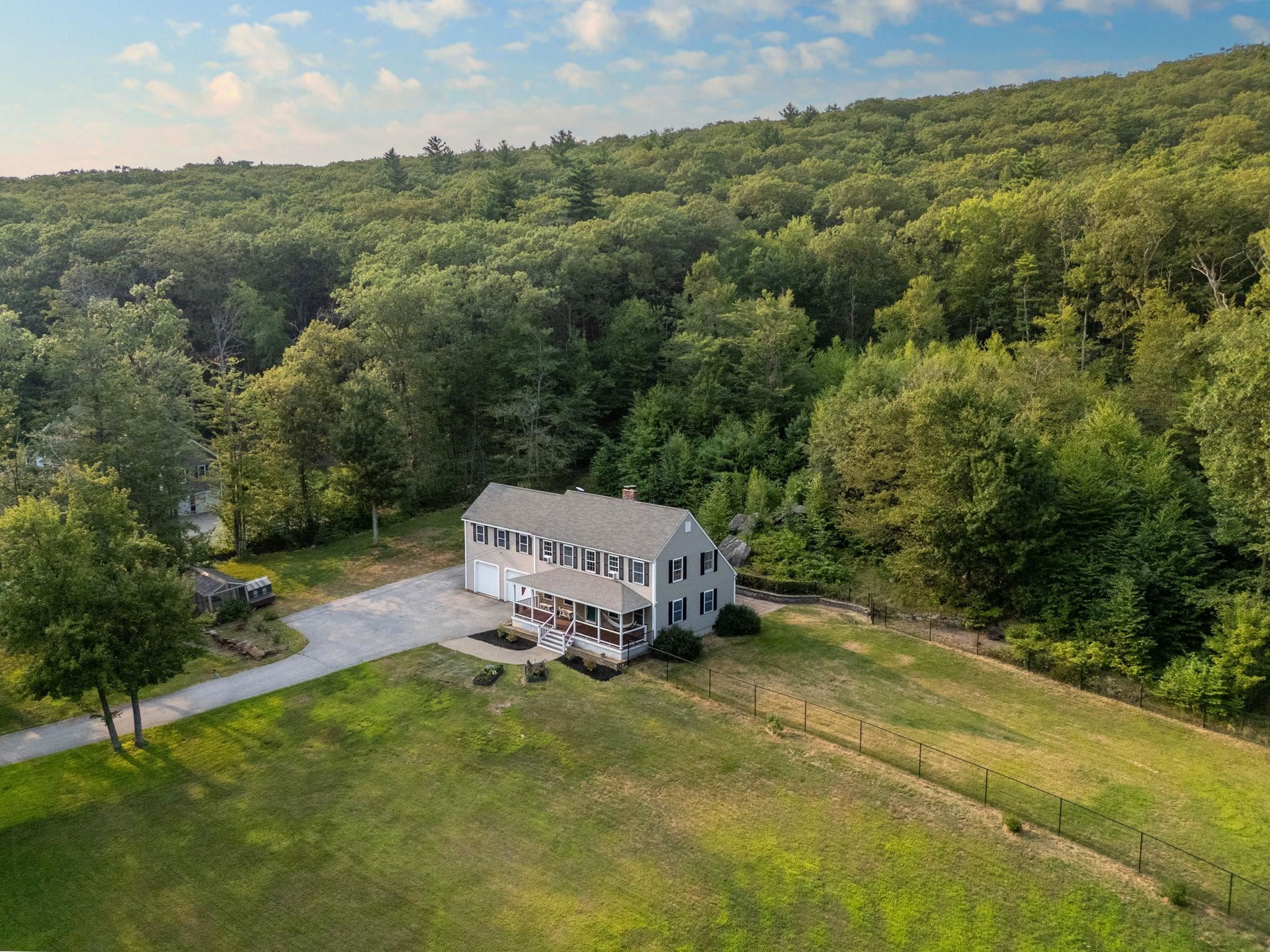 Goffstown, New Hampshire 03045, United States, 4 Bedrooms Bedrooms, ,3 BathroomsBathrooms,Residential,Active,186327
