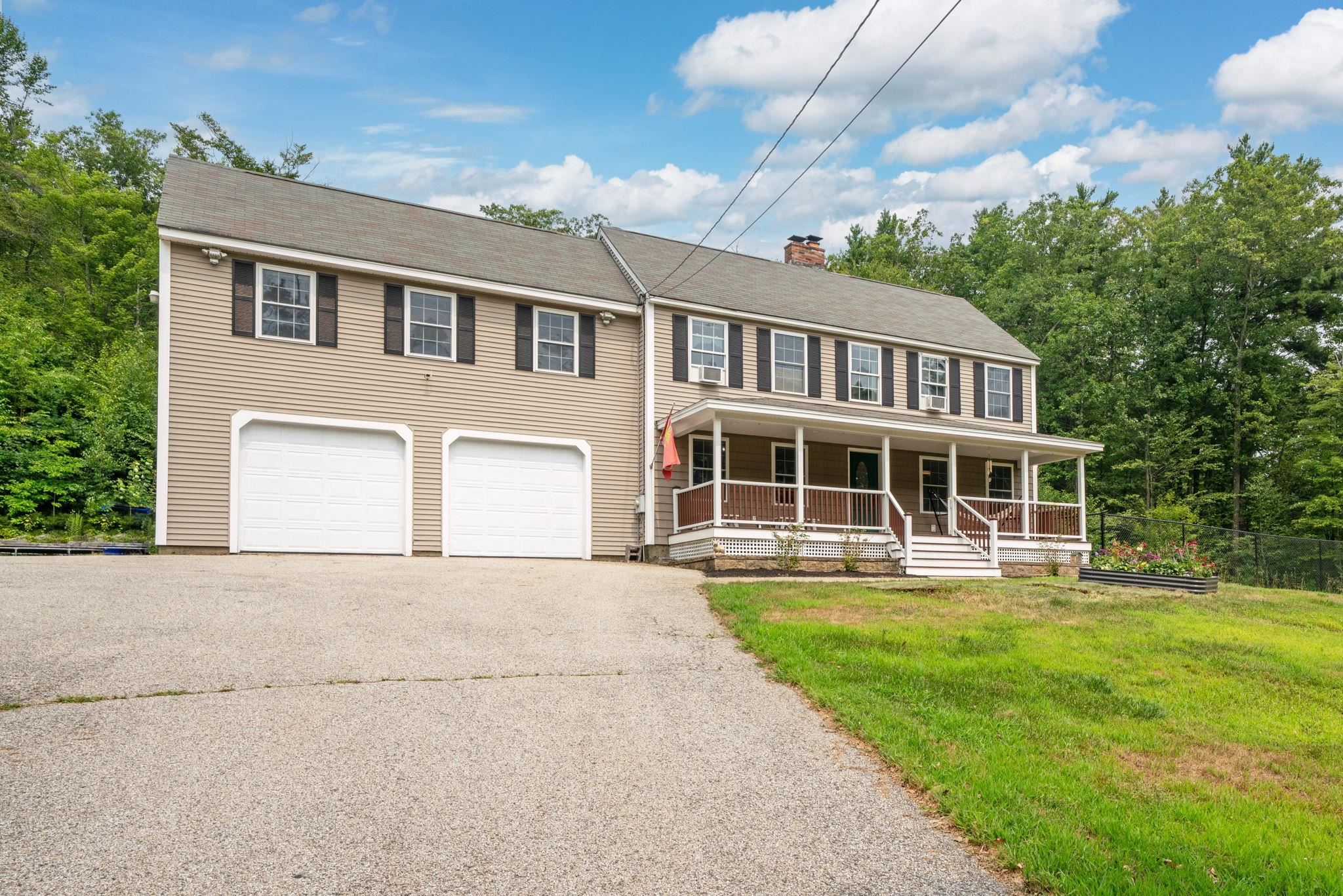 Goffstown, New Hampshire 03045, United States, 4 Bedrooms Bedrooms, ,3 BathroomsBathrooms,Residential,Active,186327