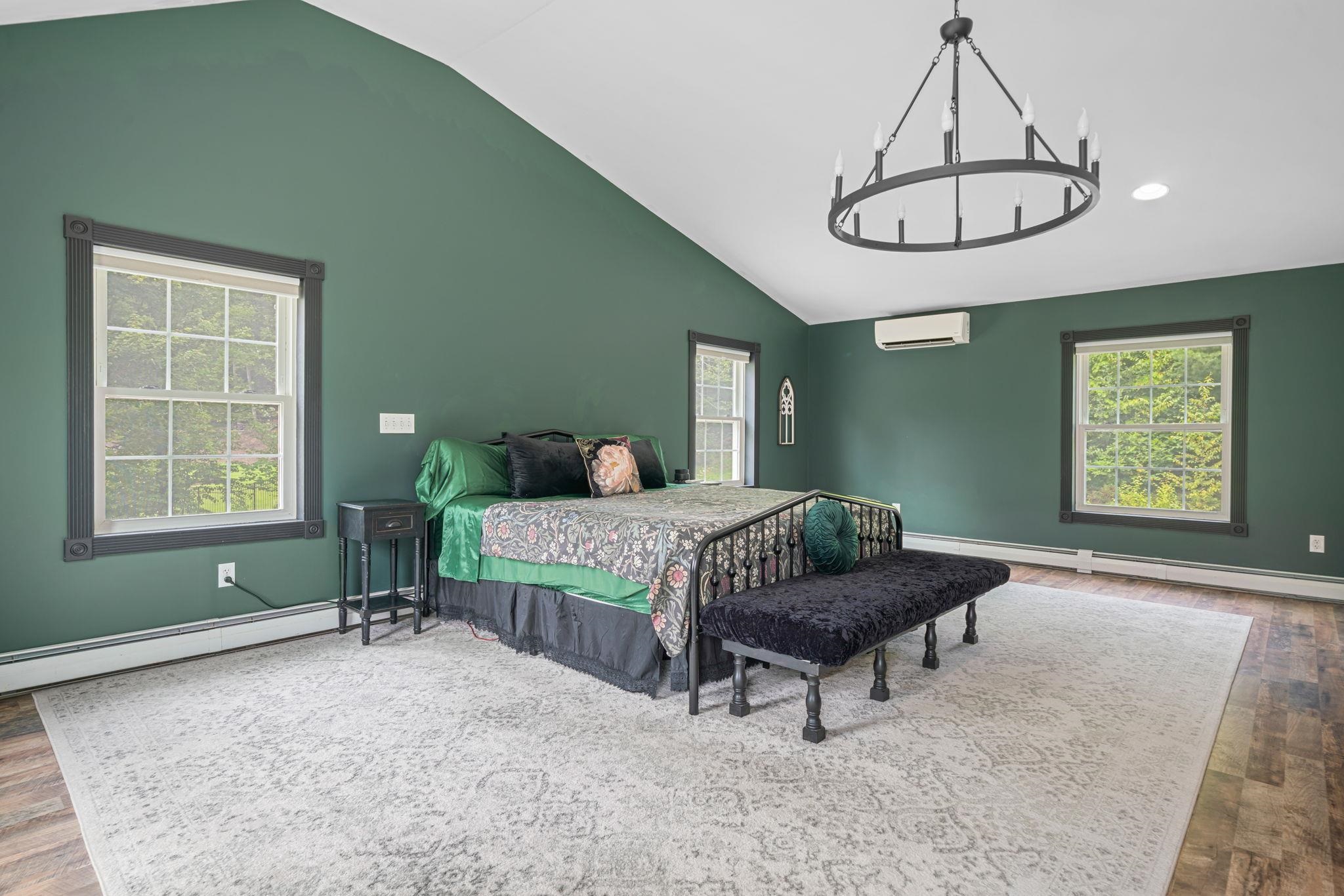 Goffstown, New Hampshire 03045, United States, 4 Bedrooms Bedrooms, ,3 BathroomsBathrooms,Residential,Active,186327