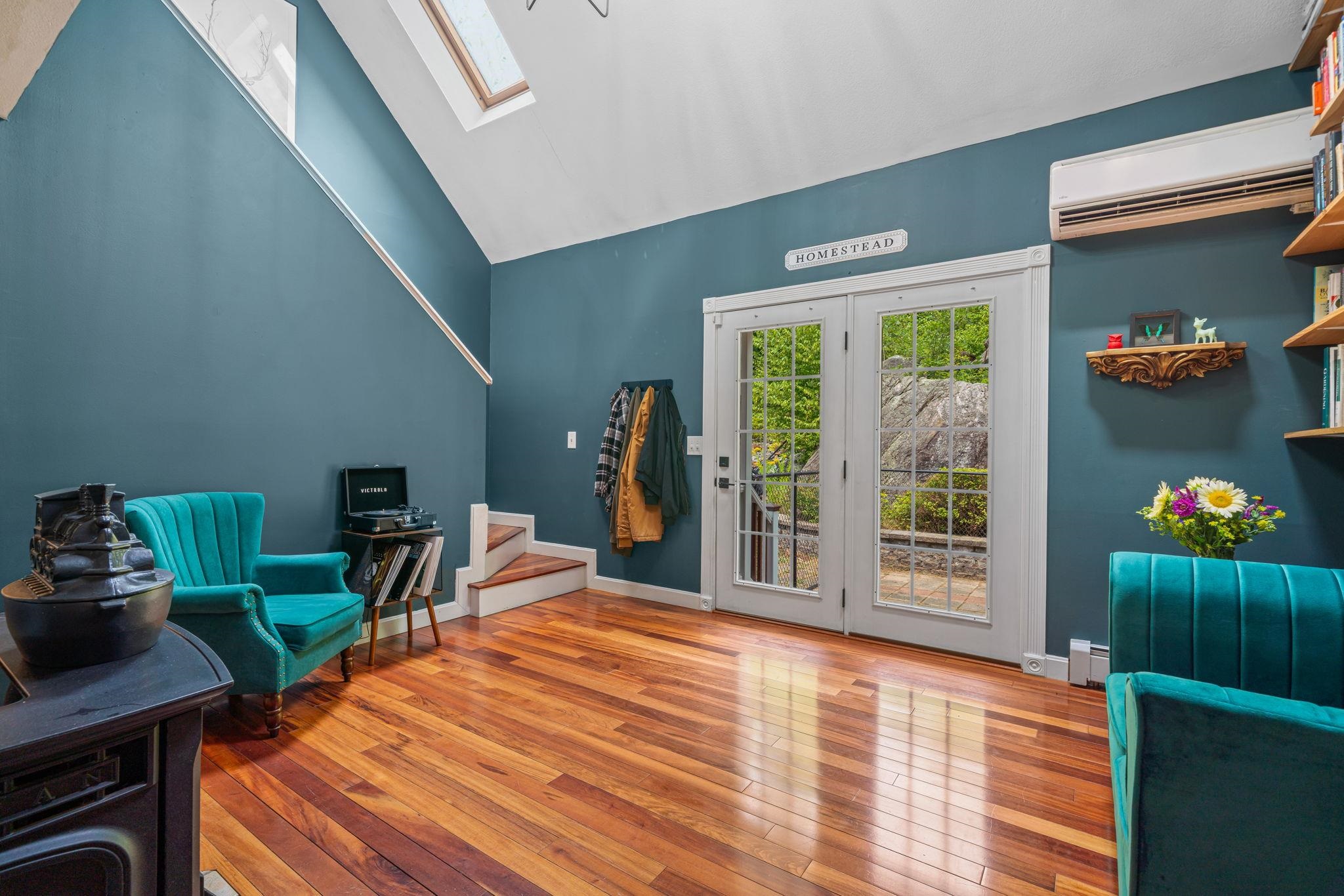 Goffstown, New Hampshire 03045, United States, 4 Bedrooms Bedrooms, ,3 BathroomsBathrooms,Residential,Active,186327