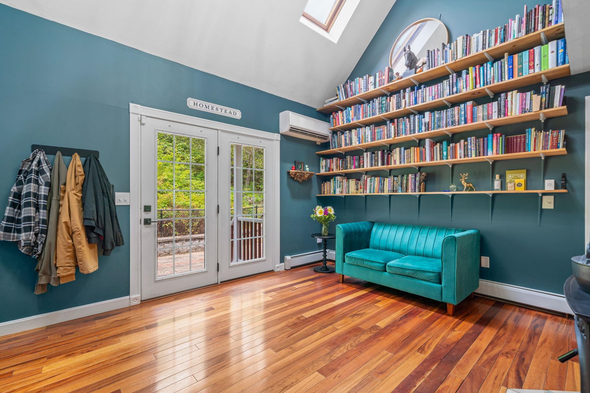 Goffstown, New Hampshire 03045, United States, 4 Bedrooms Bedrooms, ,3 BathroomsBathrooms,Residential,Active,186327