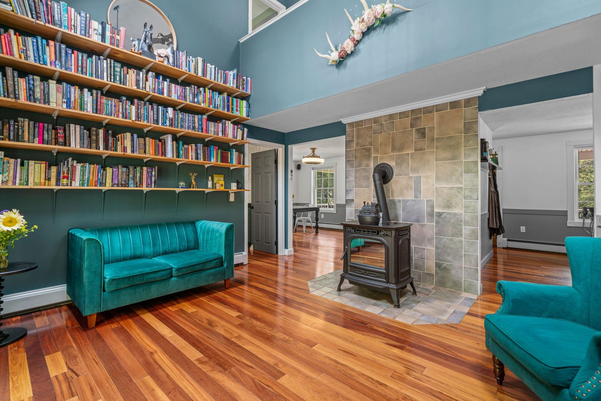 Goffstown, New Hampshire 03045, United States, 4 Bedrooms Bedrooms, ,3 BathroomsBathrooms,Residential,Active,186327