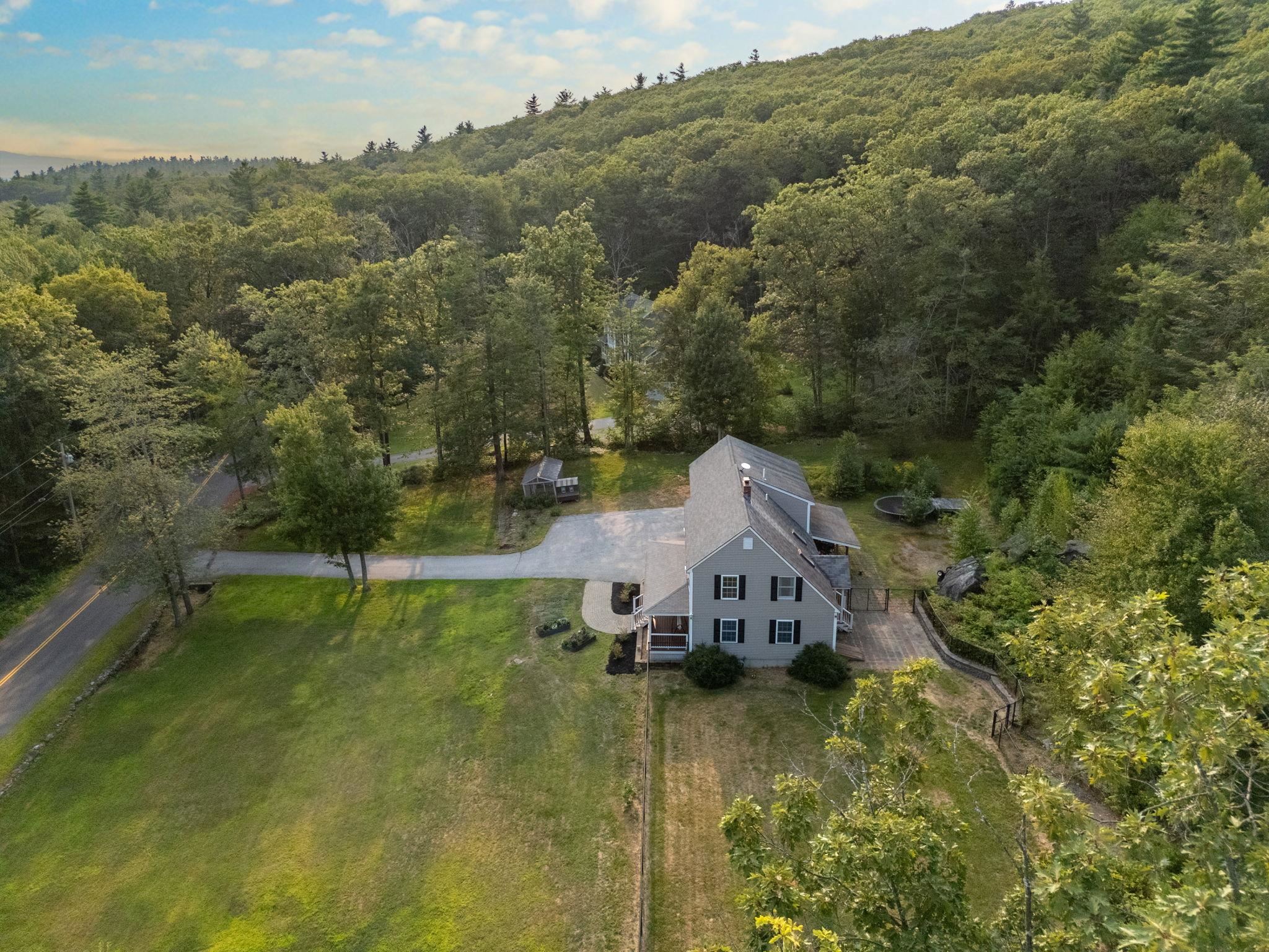 Goffstown, New Hampshire 03045, United States, 4 Bedrooms Bedrooms, ,3 BathroomsBathrooms,Residential,Active,186327