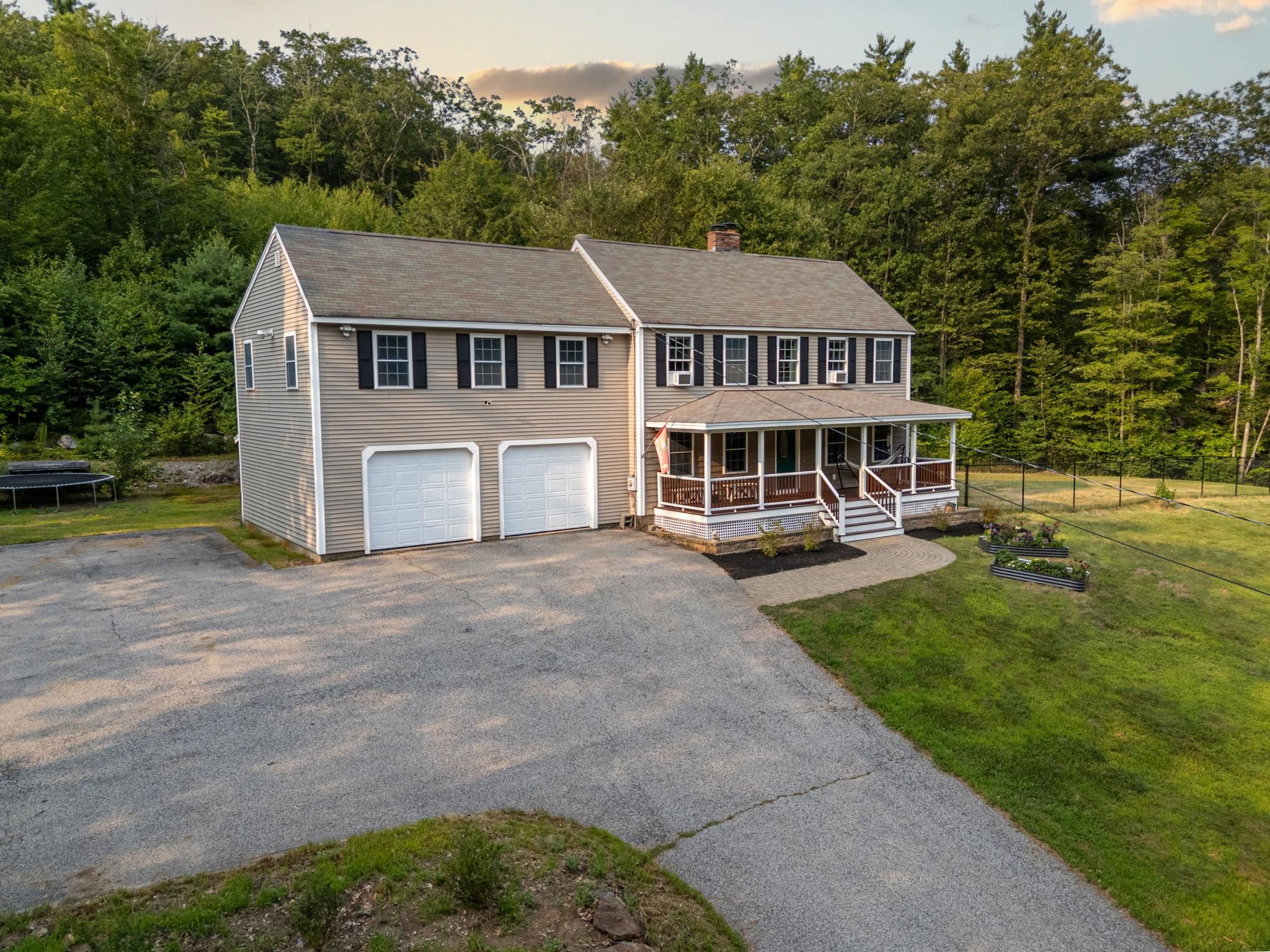 Goffstown, New Hampshire 03045, United States, 4 Bedrooms Bedrooms, ,3 BathroomsBathrooms,Residential,Active,186327