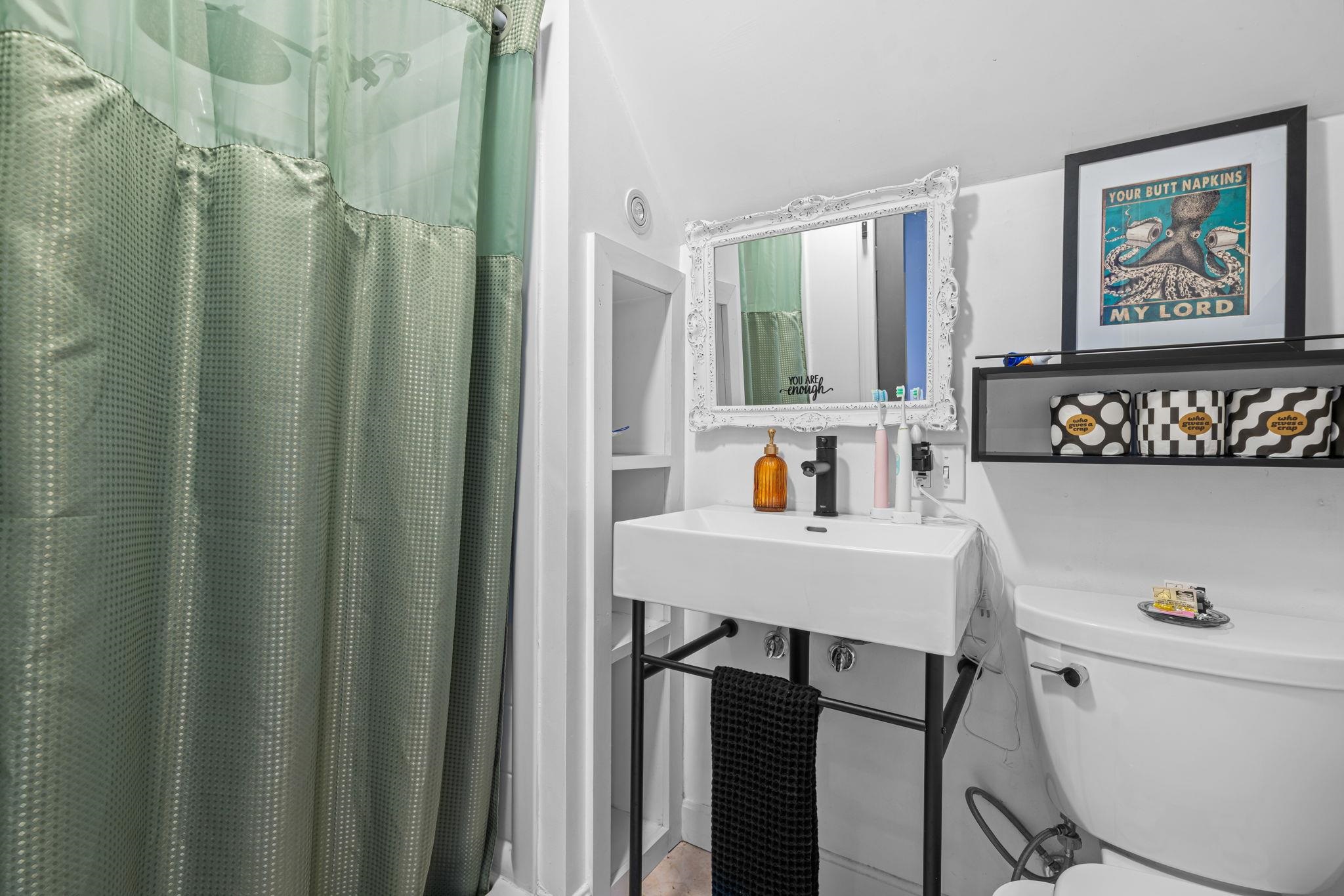 Goffstown, New Hampshire 03045, United States, 4 Bedrooms Bedrooms, ,3 BathroomsBathrooms,Residential,Active,186327