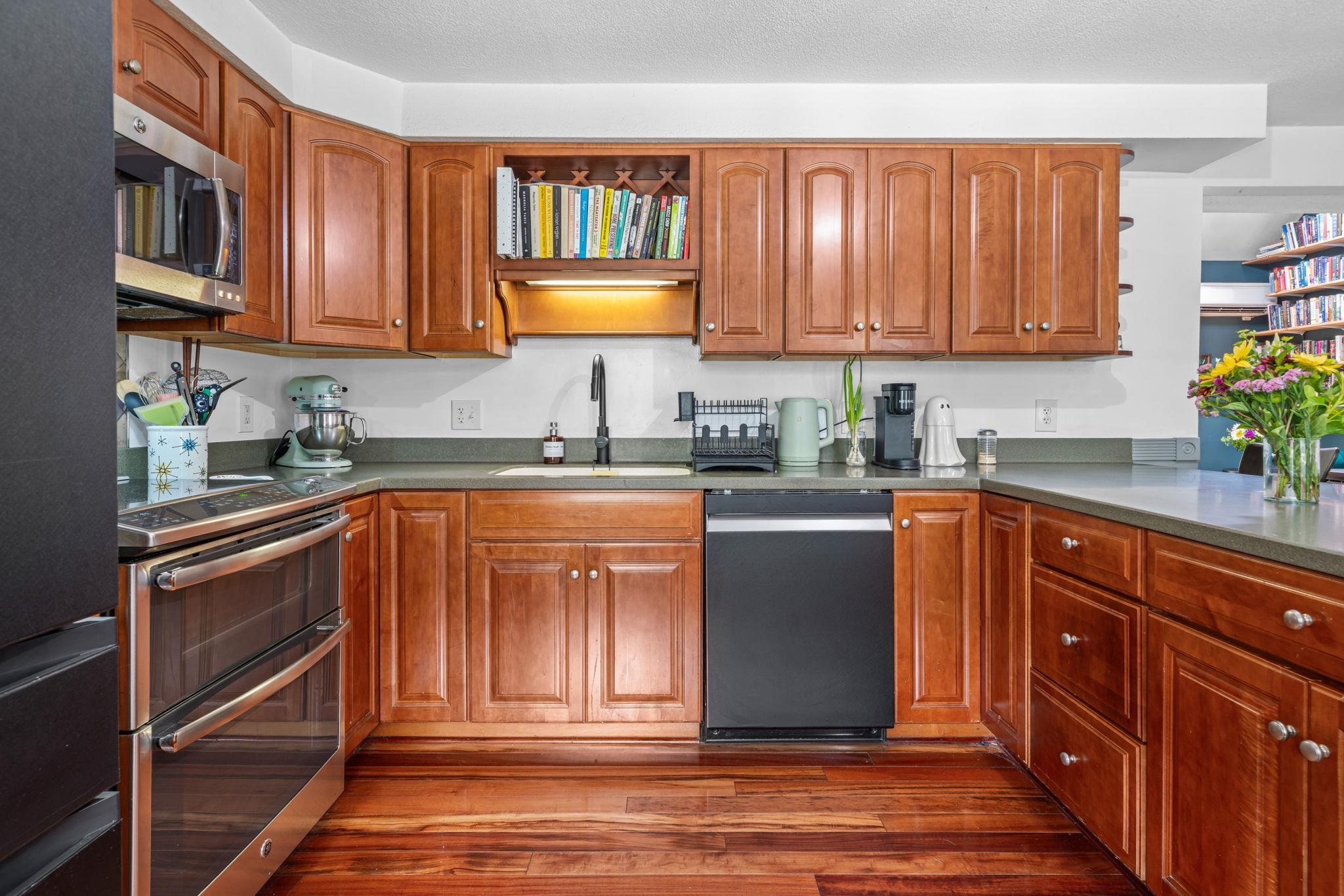 Goffstown, New Hampshire 03045, United States, 4 Bedrooms Bedrooms, ,3 BathroomsBathrooms,Residential,Active,186327