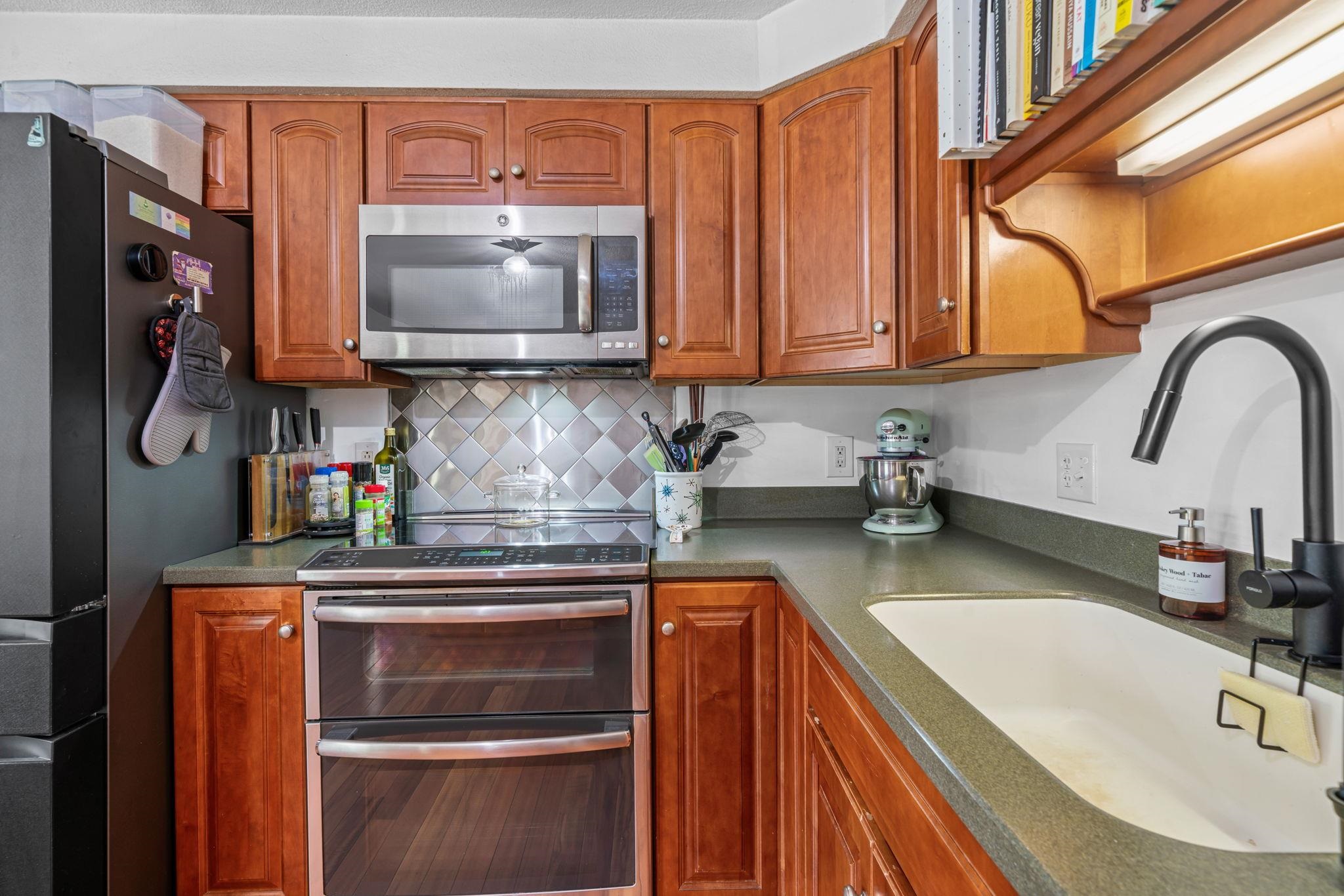 Goffstown, New Hampshire 03045, United States, 4 Bedrooms Bedrooms, ,3 BathroomsBathrooms,Residential,Active,186327